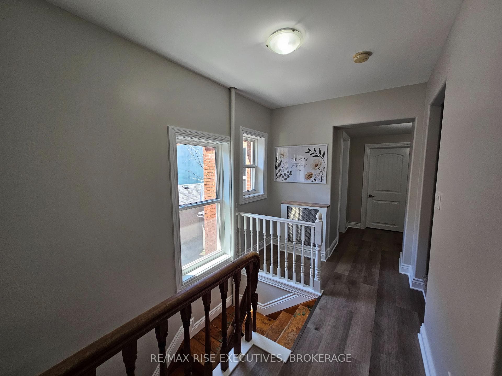524 Frontenac Street photo 16