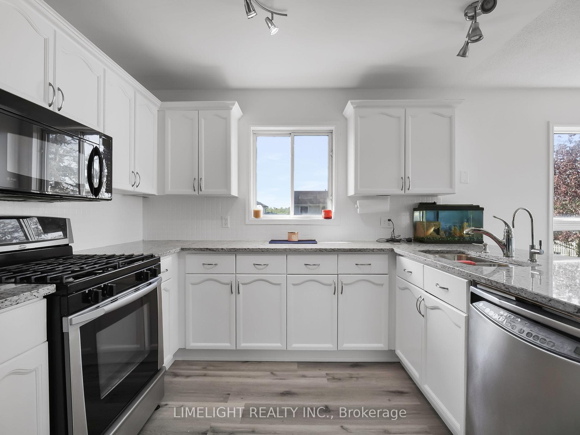 51 TRAPPER Street photo 12