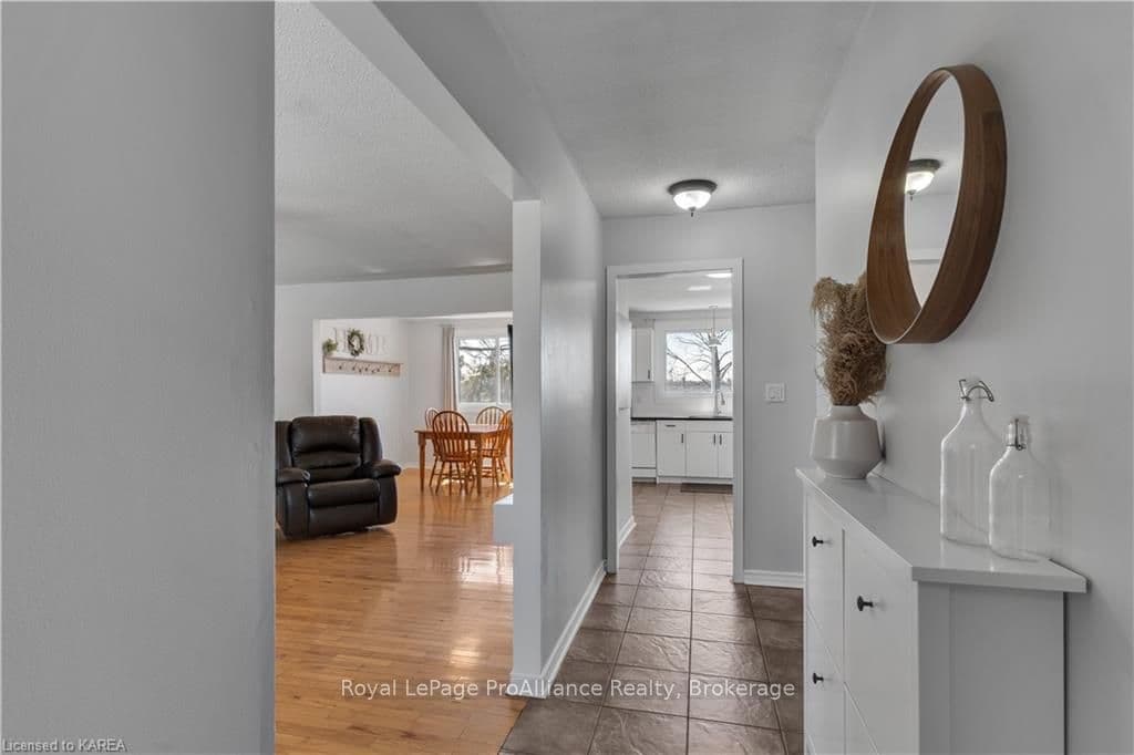 965 LINCOLN Drive photo 3