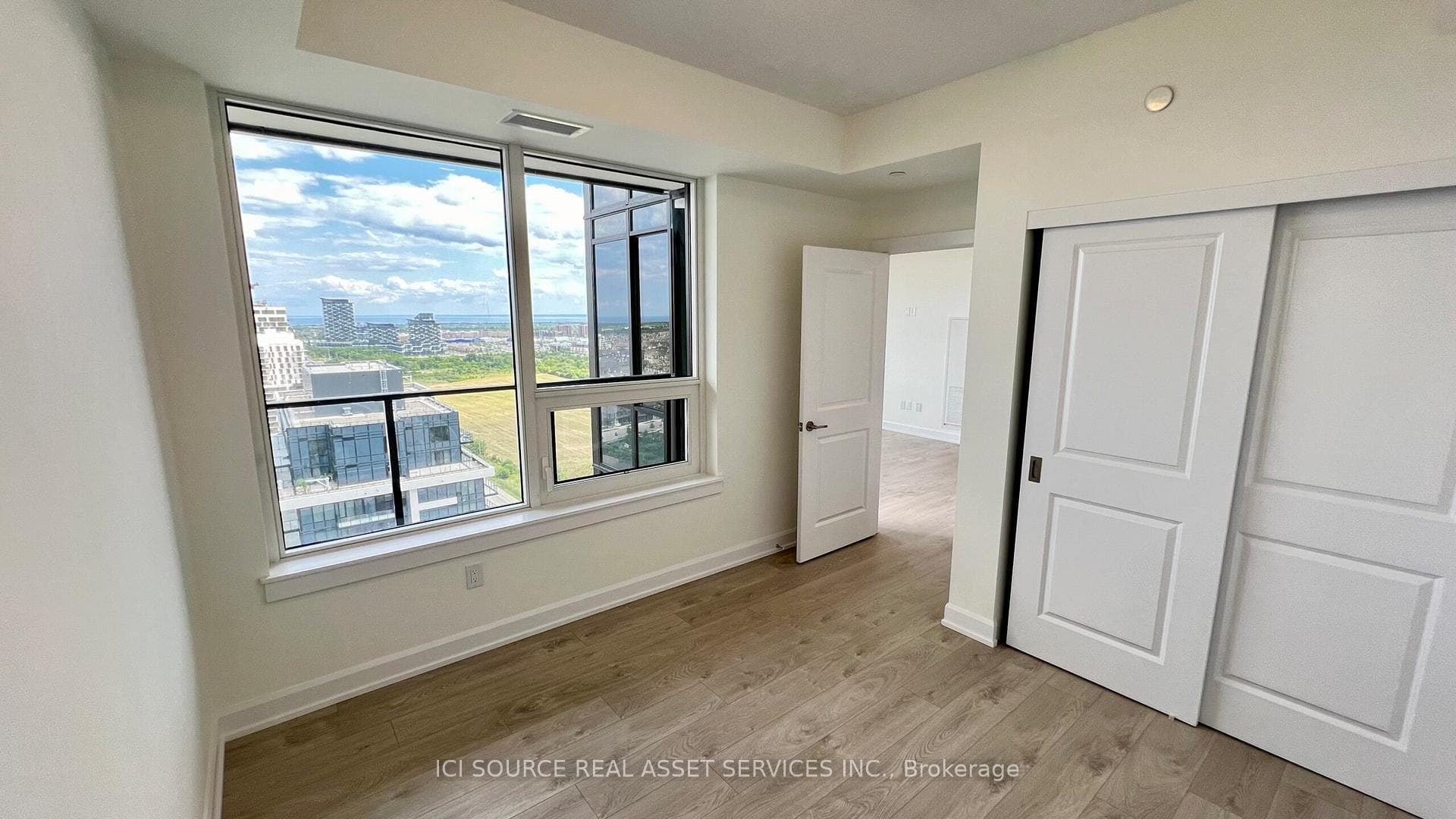 3220 William Coltson Avenue Unit 1901 photo 2
