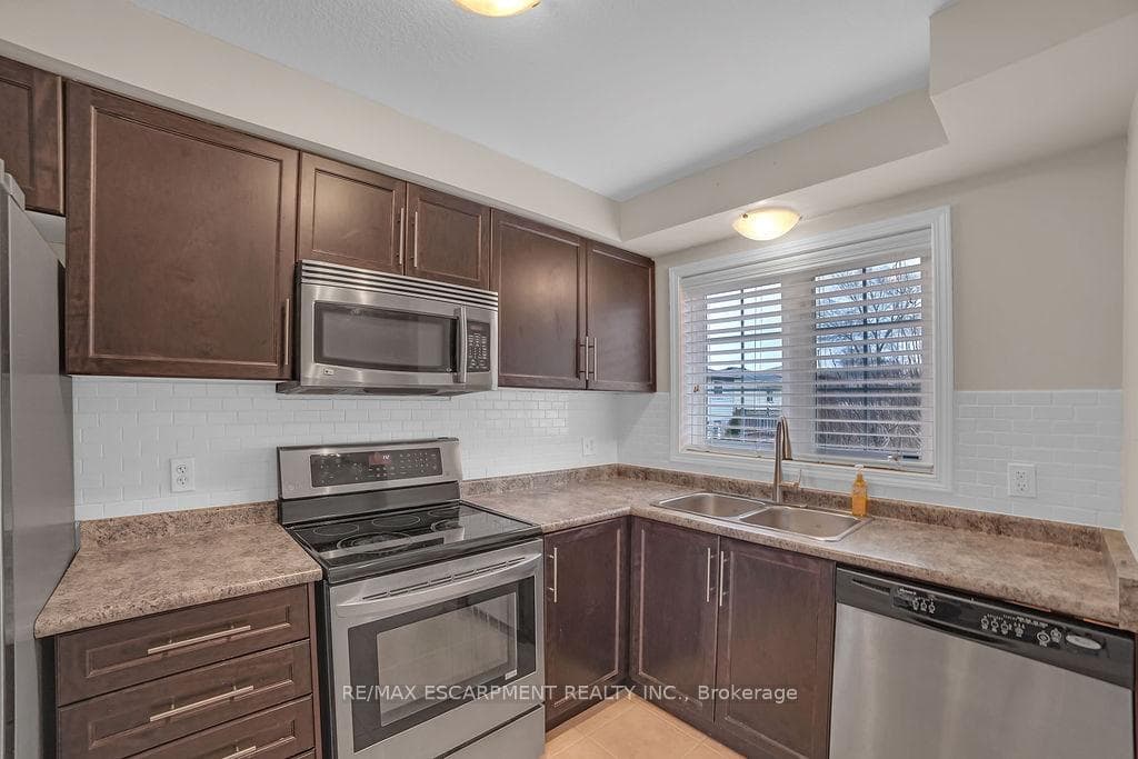 1328 UPPER SHERMAN Avenue Unit 19 photo 7