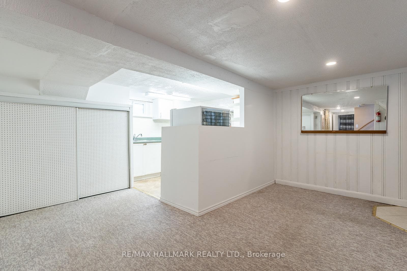 945 Pharmacy Avenue photo 28