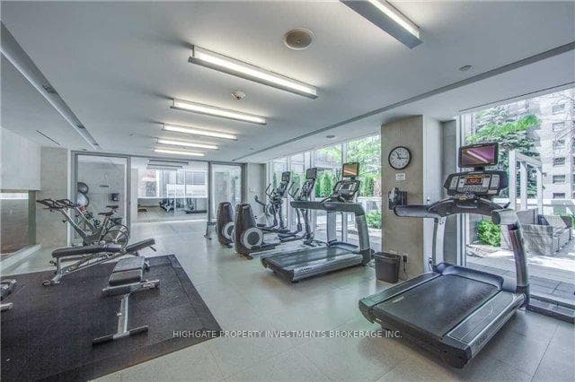 170 Avenue Road Unit 809 photo 13