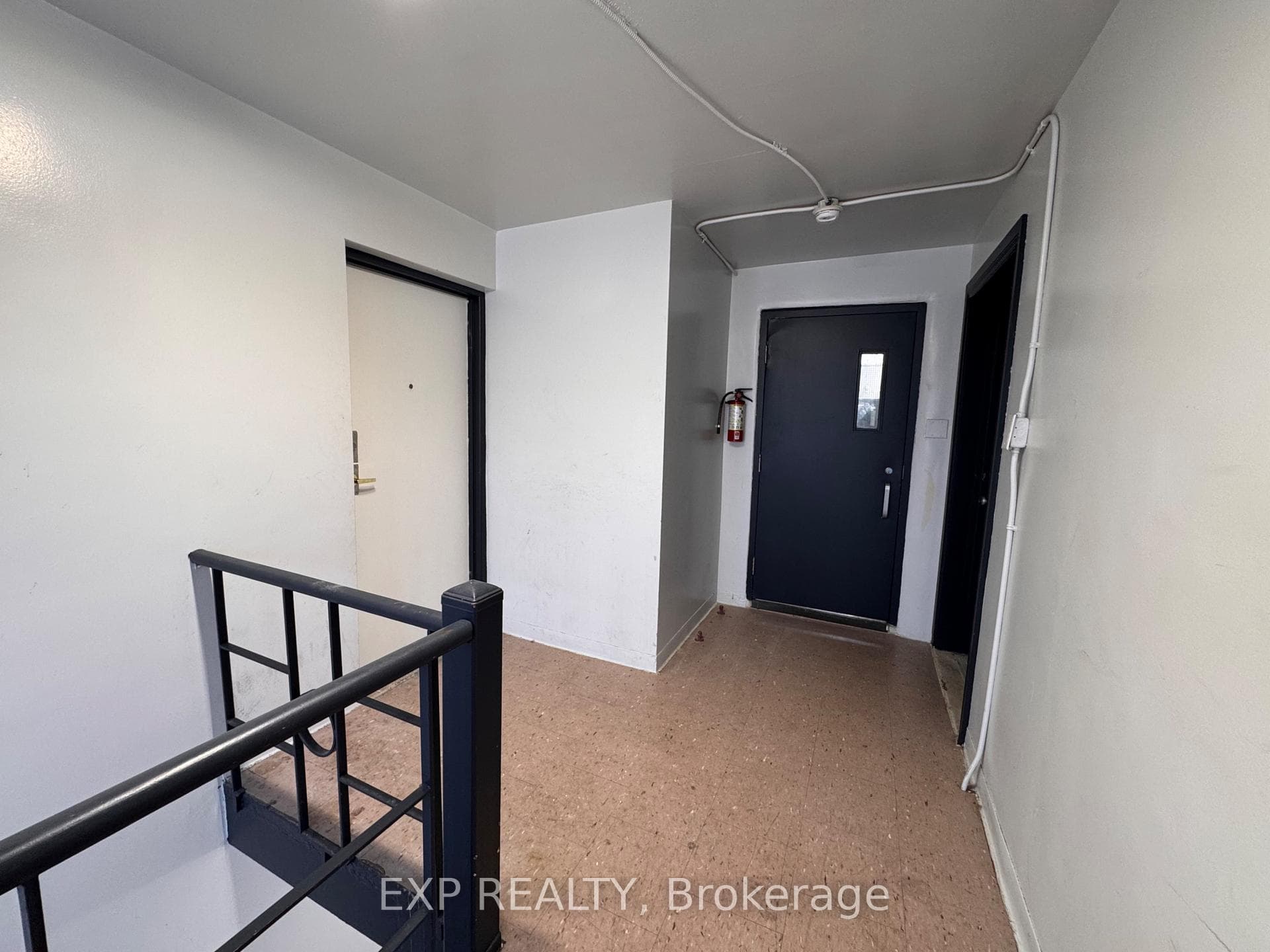 256 Lakeshore Road Unit 3 photo 7