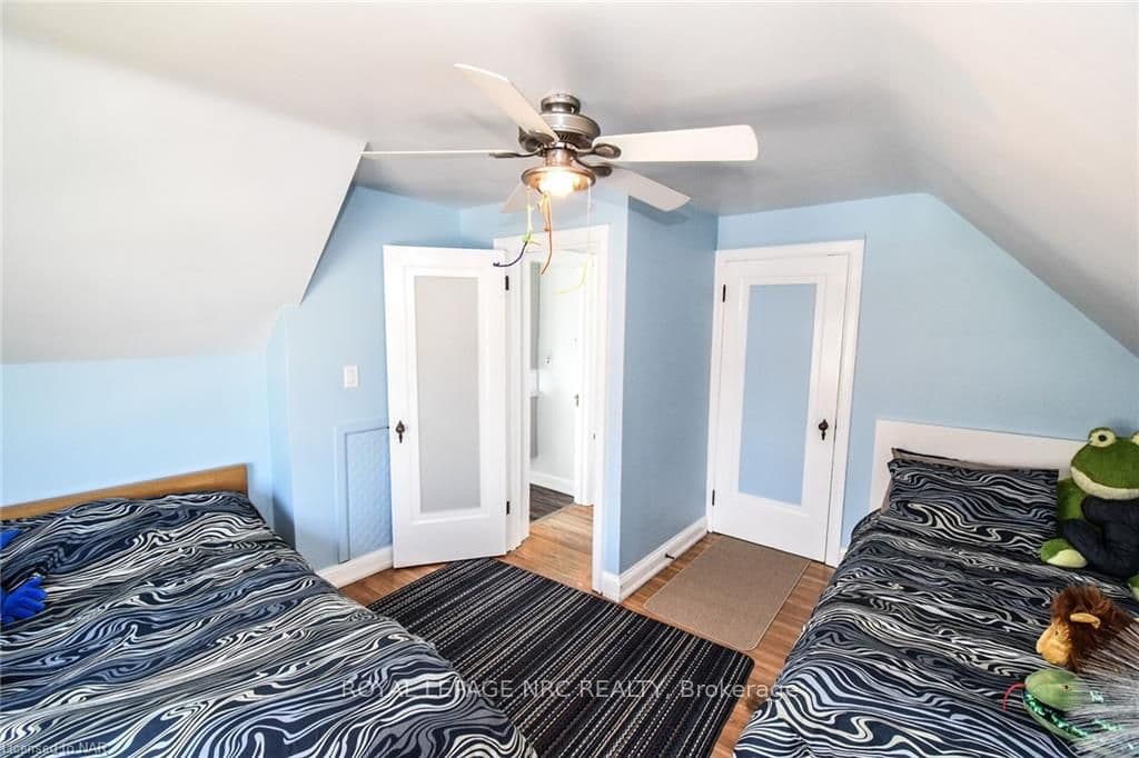 11 MONTGOMERY Avenue photo 29