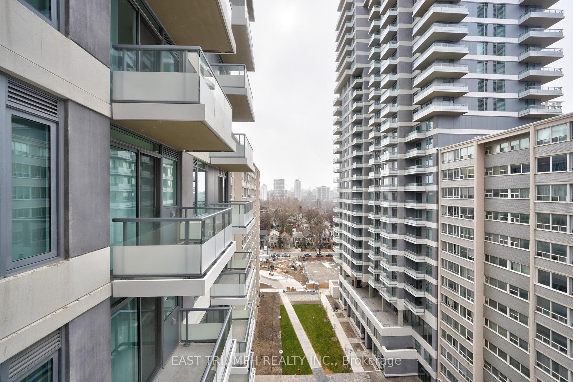 50 Dunfield Avenue Unit 1016 photo 37