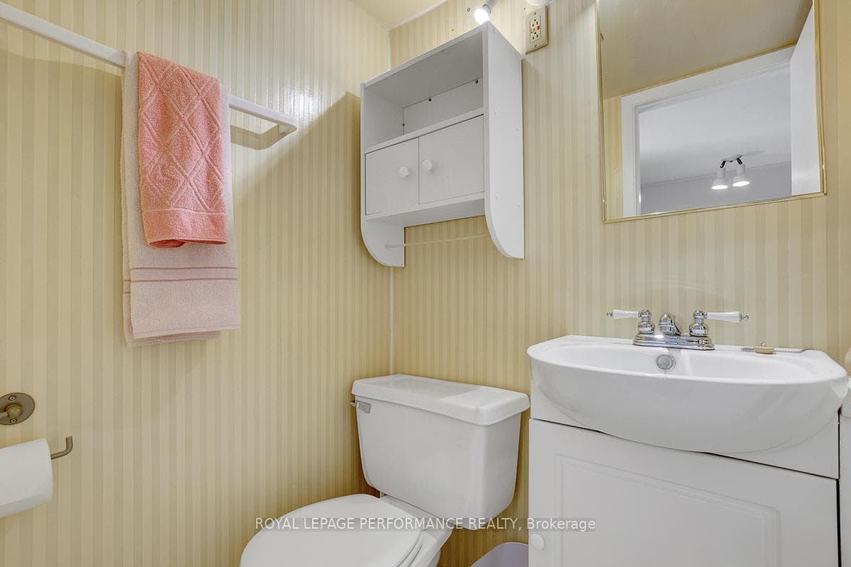 1141 North River Road photo 30