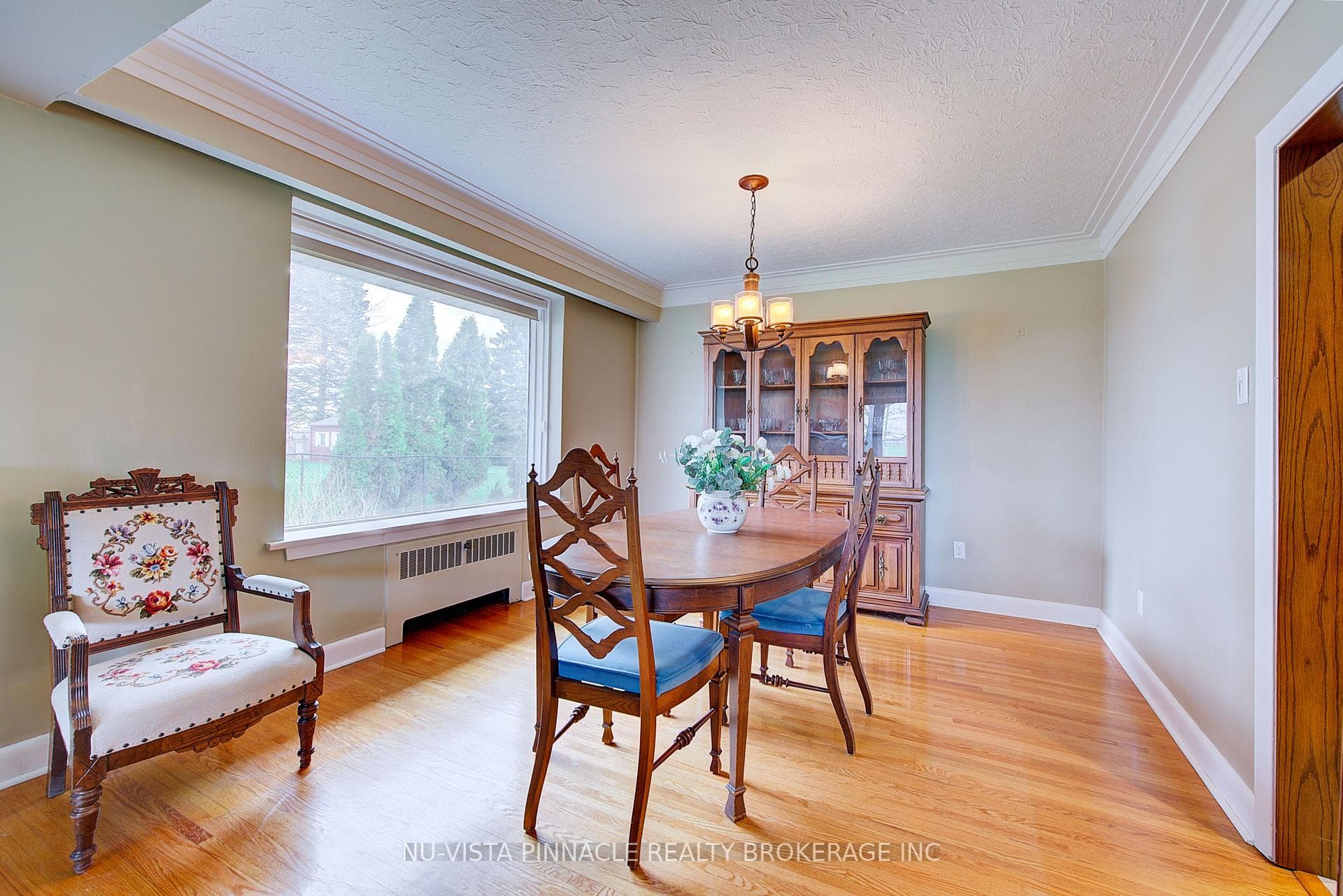21752 Richmond Street photo 9