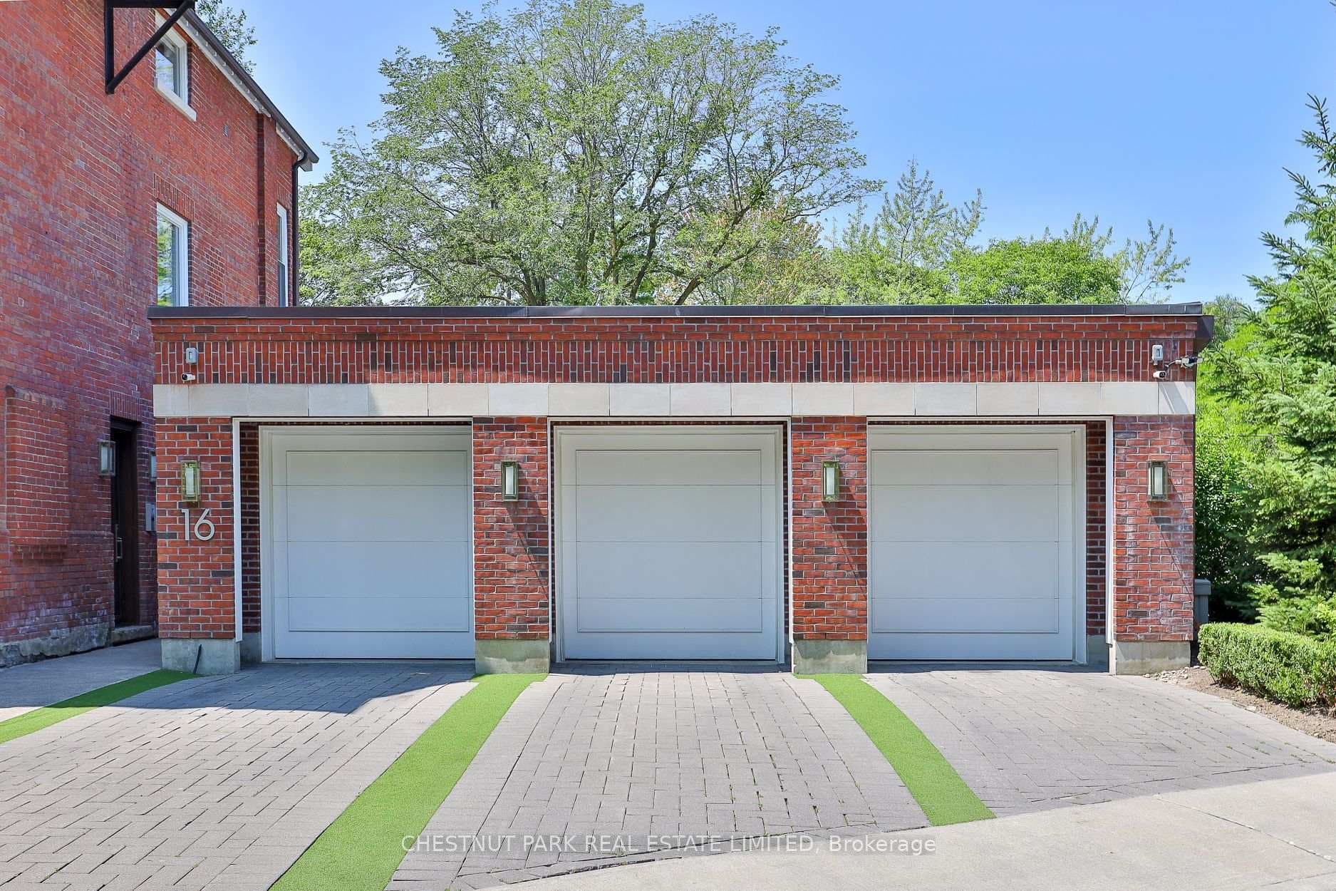 16 Scarth Road Unit 1 photo 2