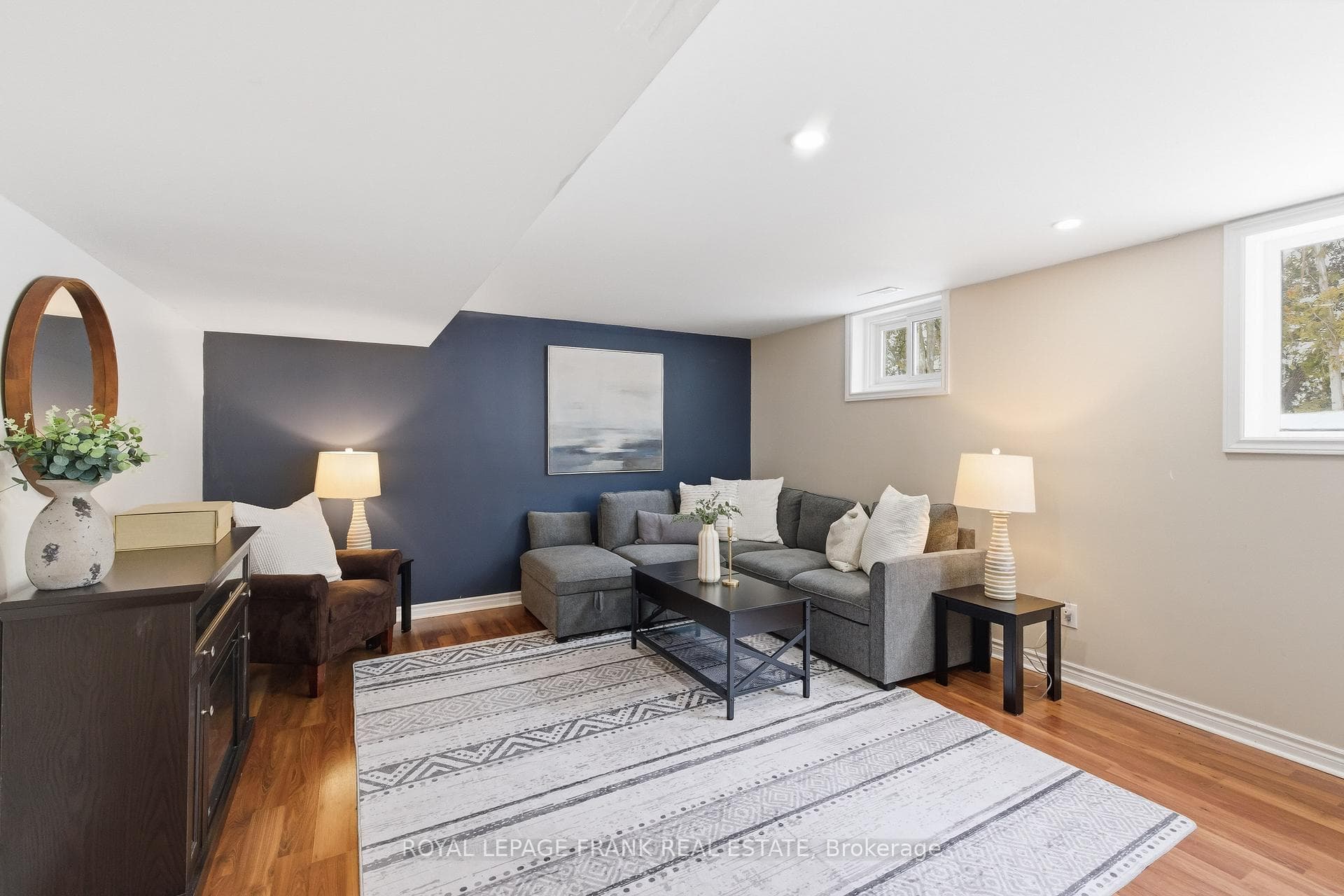 579 Queen Street photo 34