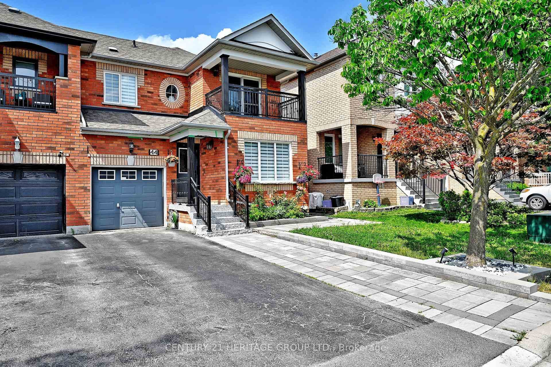 44 Equator Crescent photo 1