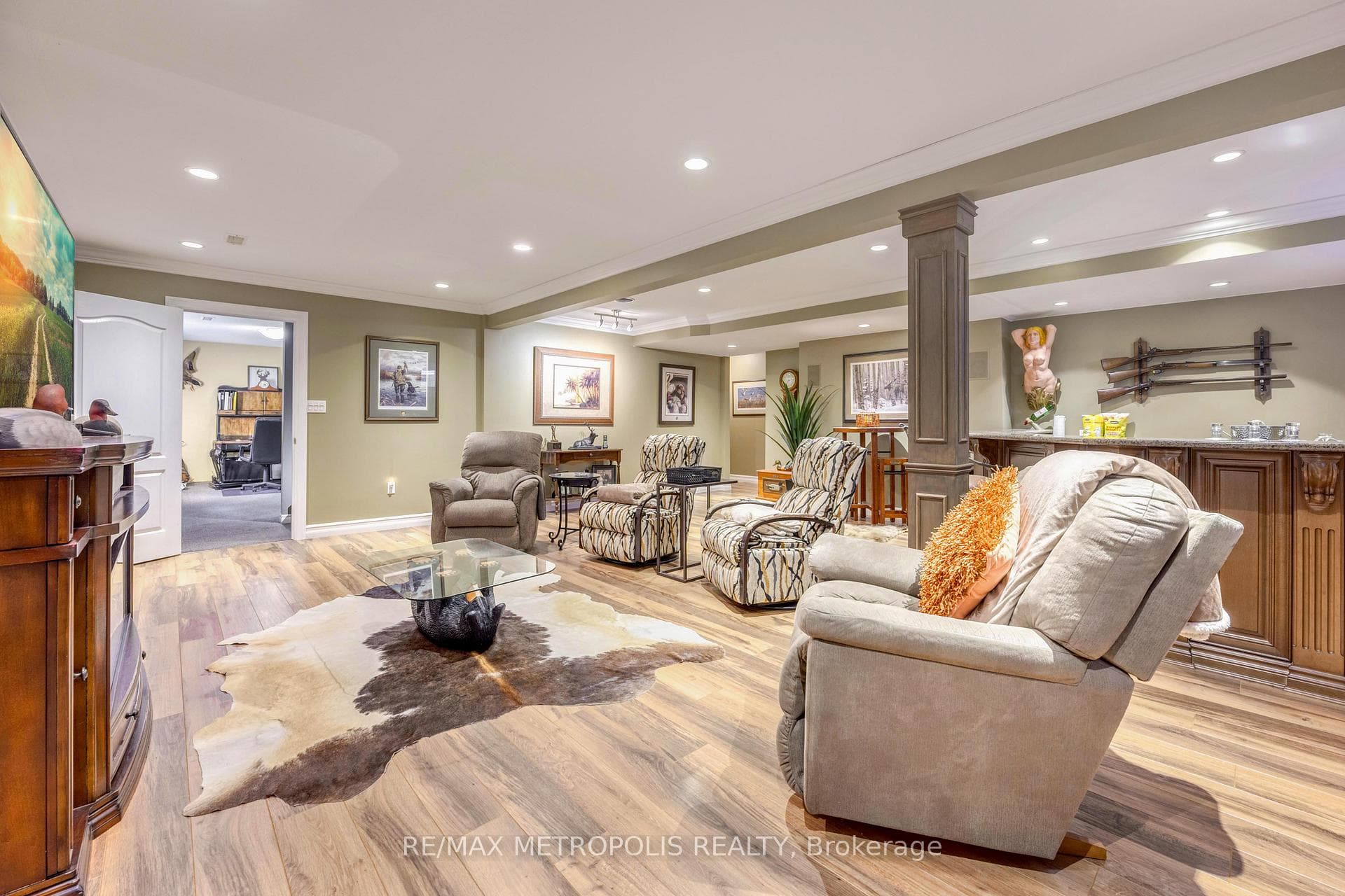 887 Lakeshore Road photo 28