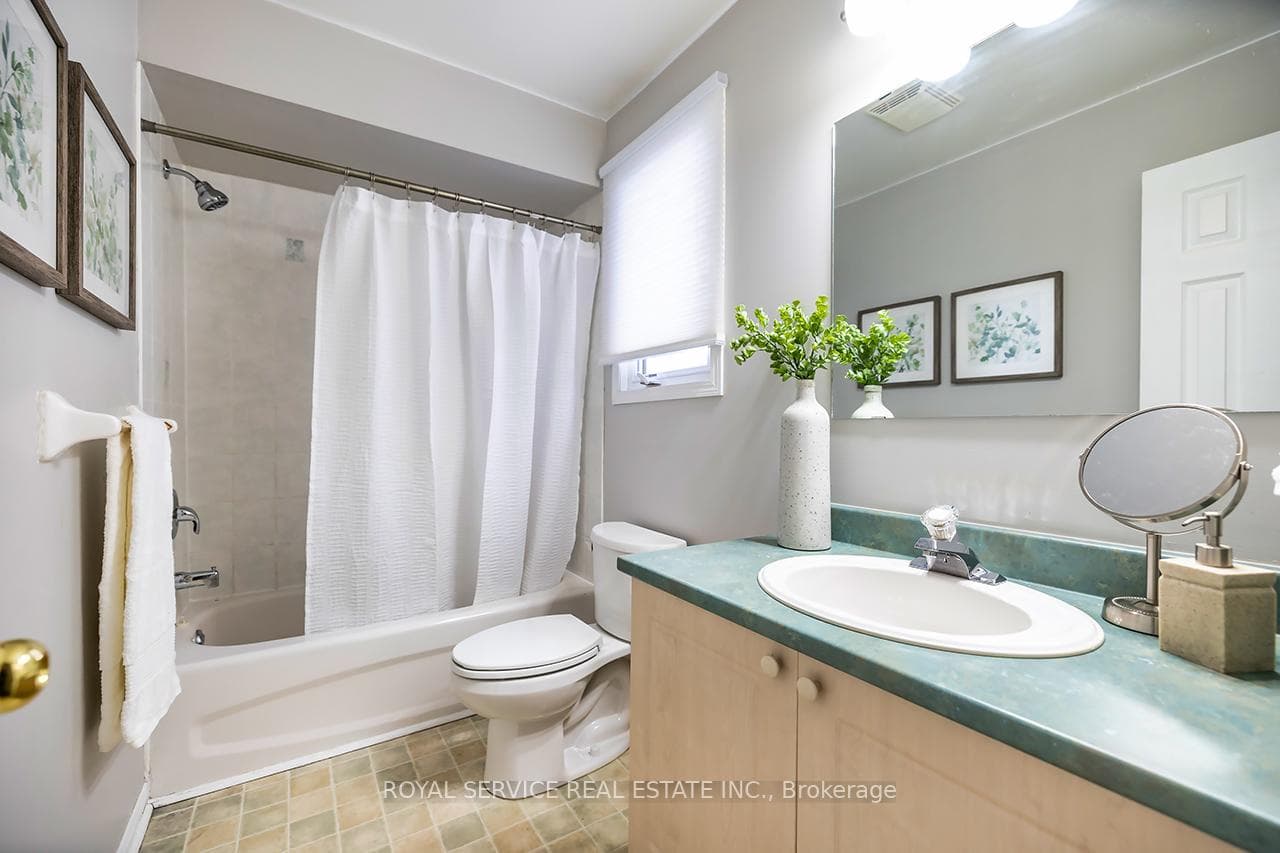 4pc bathroom.