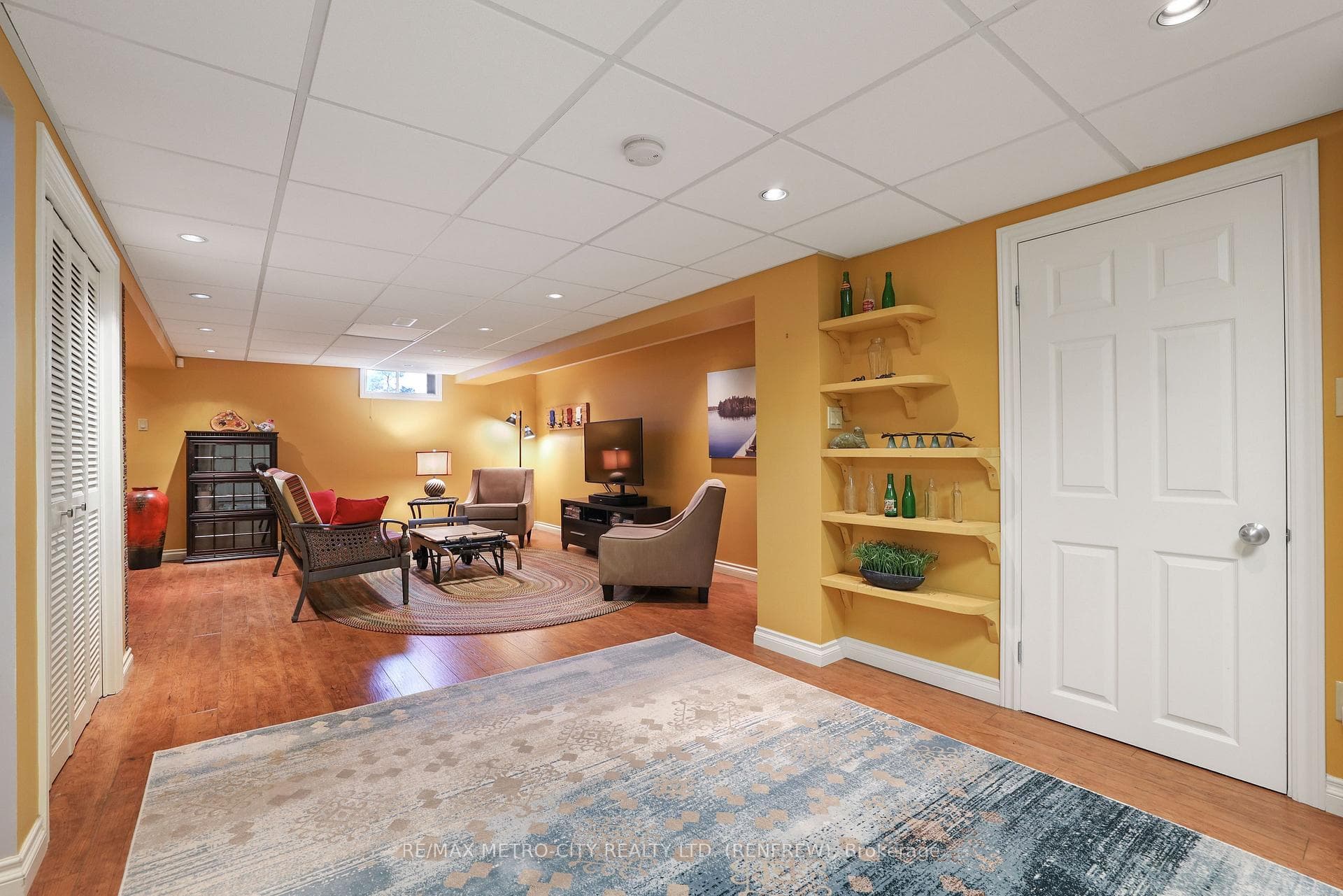 74 ERINDALE Avenue photo 35