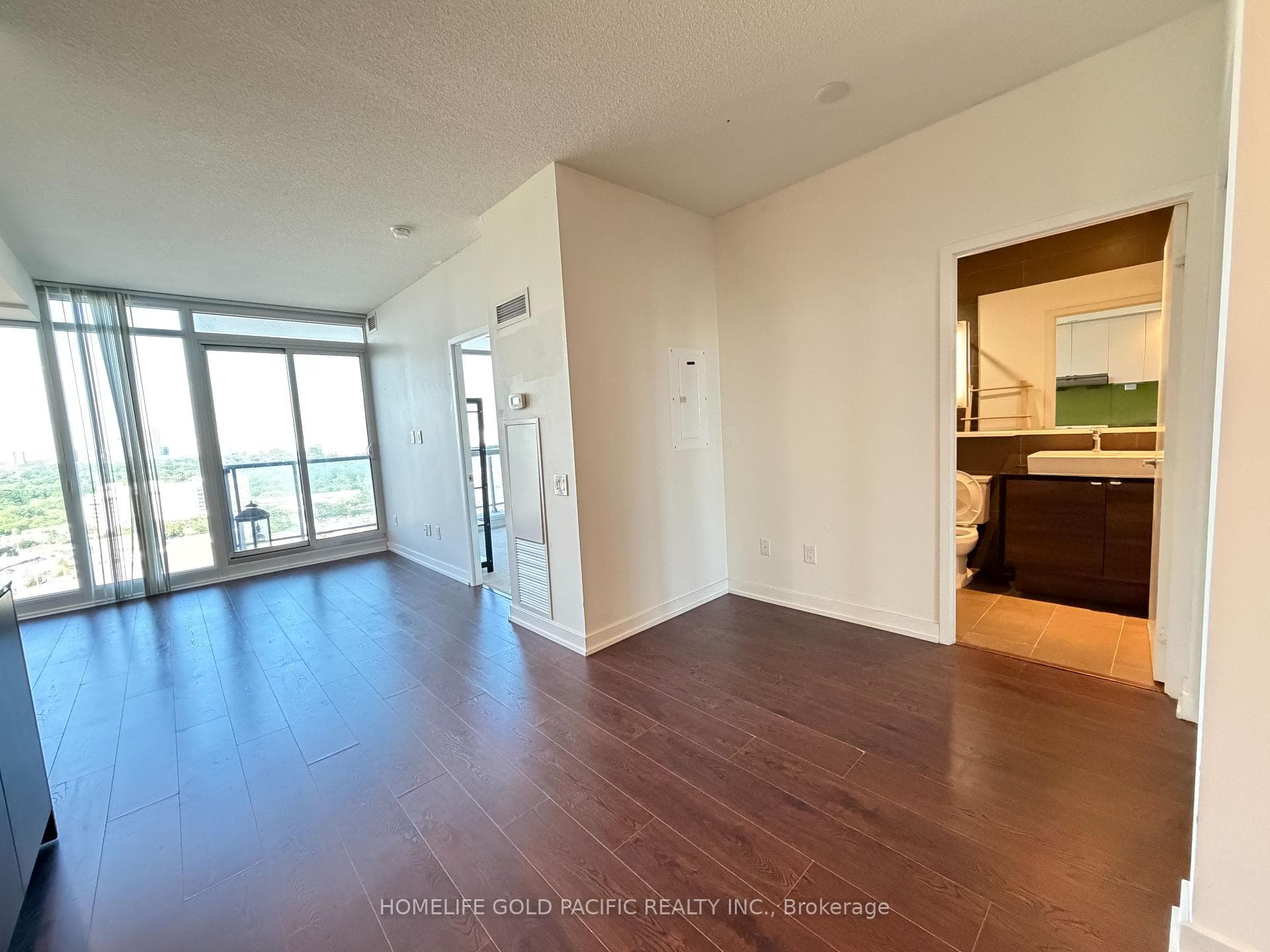 121 McMahon Drive Unit 2207 photo 12