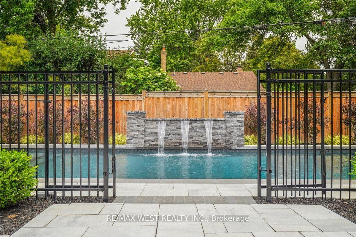 519 The Kingsway N/A photo 21
