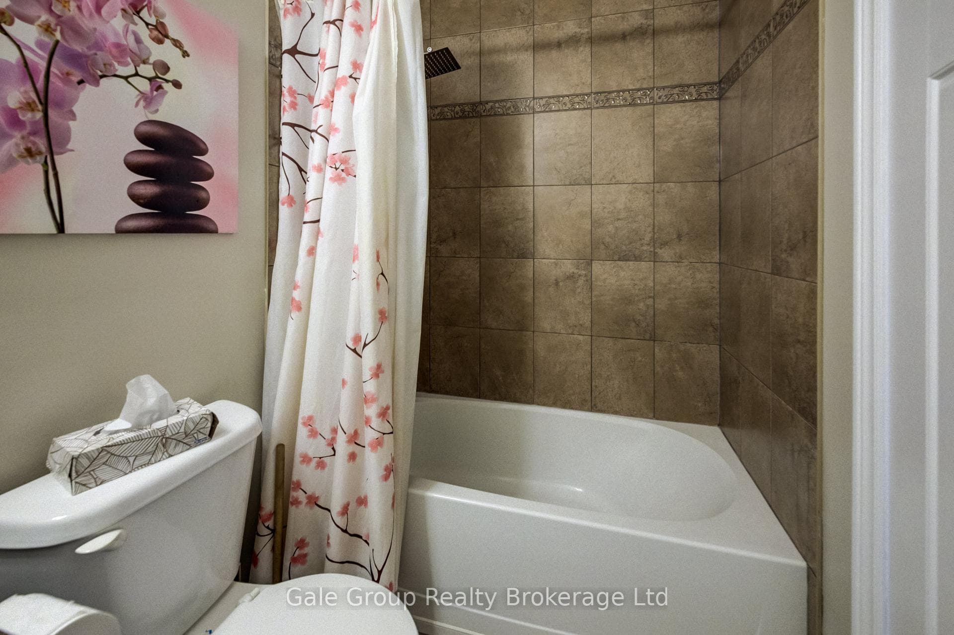 1444 DUNKIRK Avenue photo 24