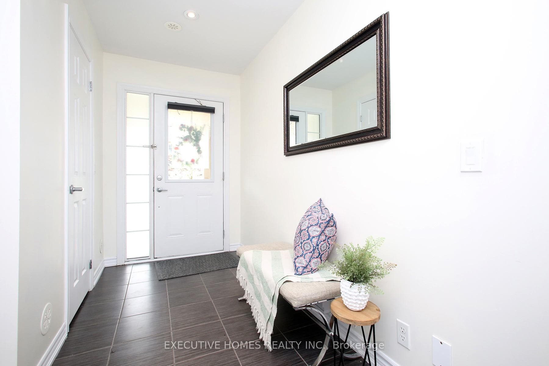 70 Nearco Crescent photo 4