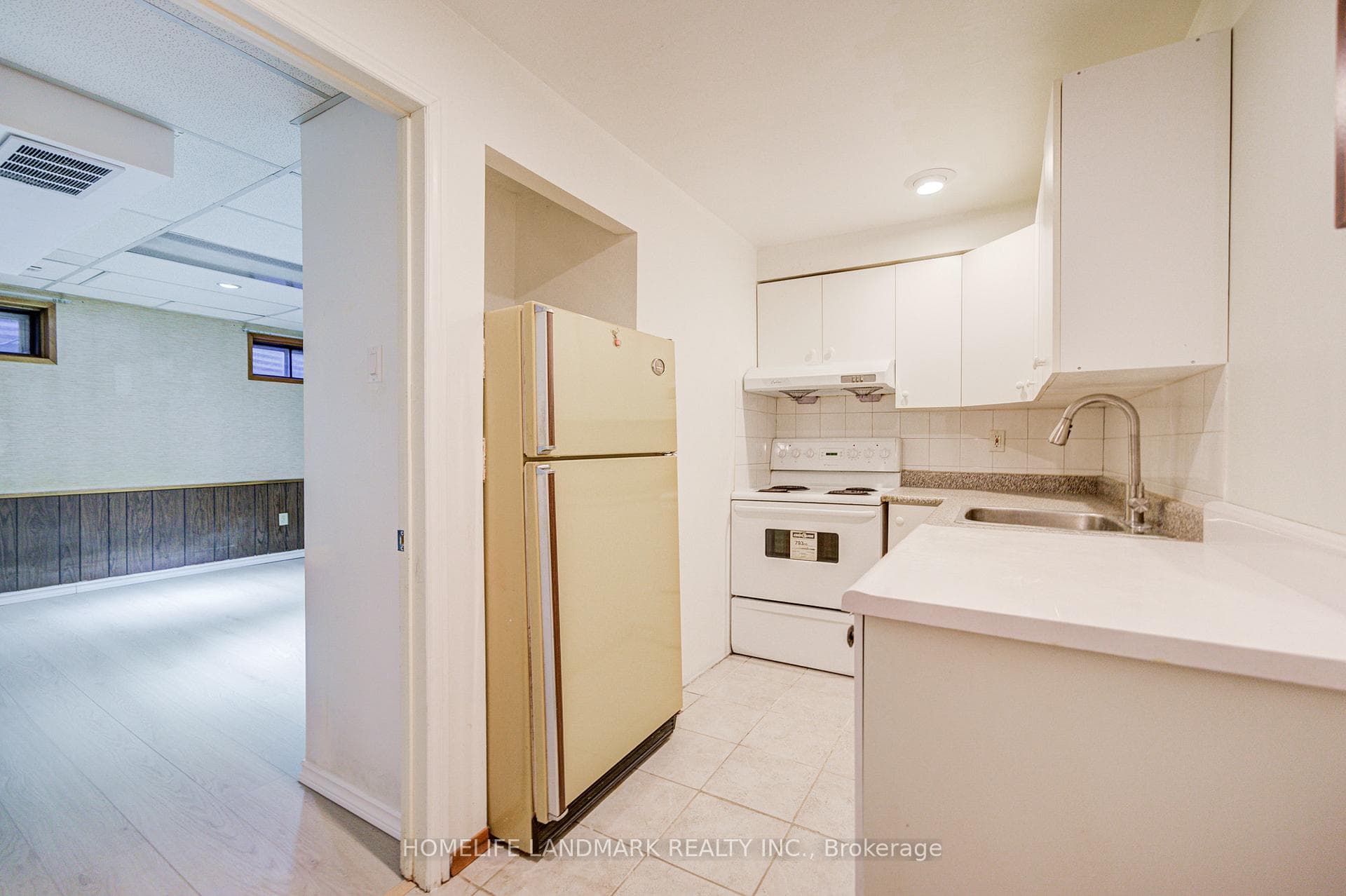 3025 Bridletowne Circle photo 32