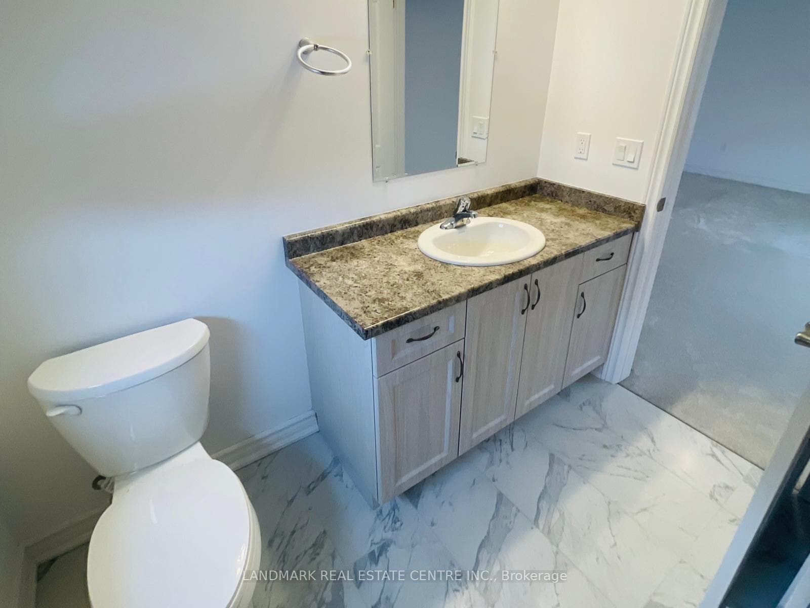 31 Autumn Avenue photo 10