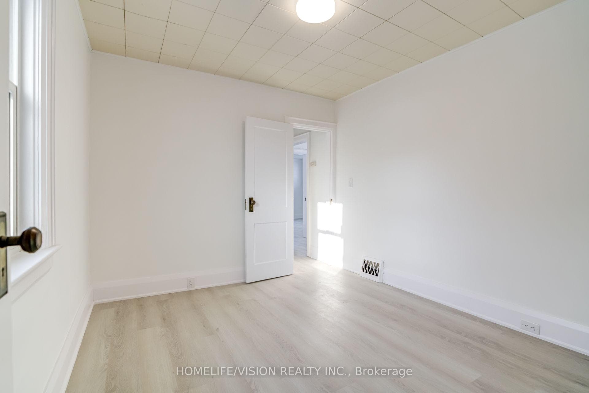 133 Mary Street photo 25