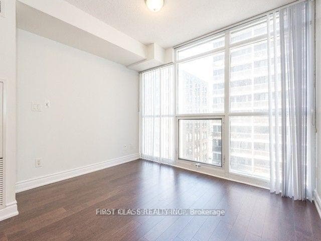 25 Carlton Street Unit 909 photo 13