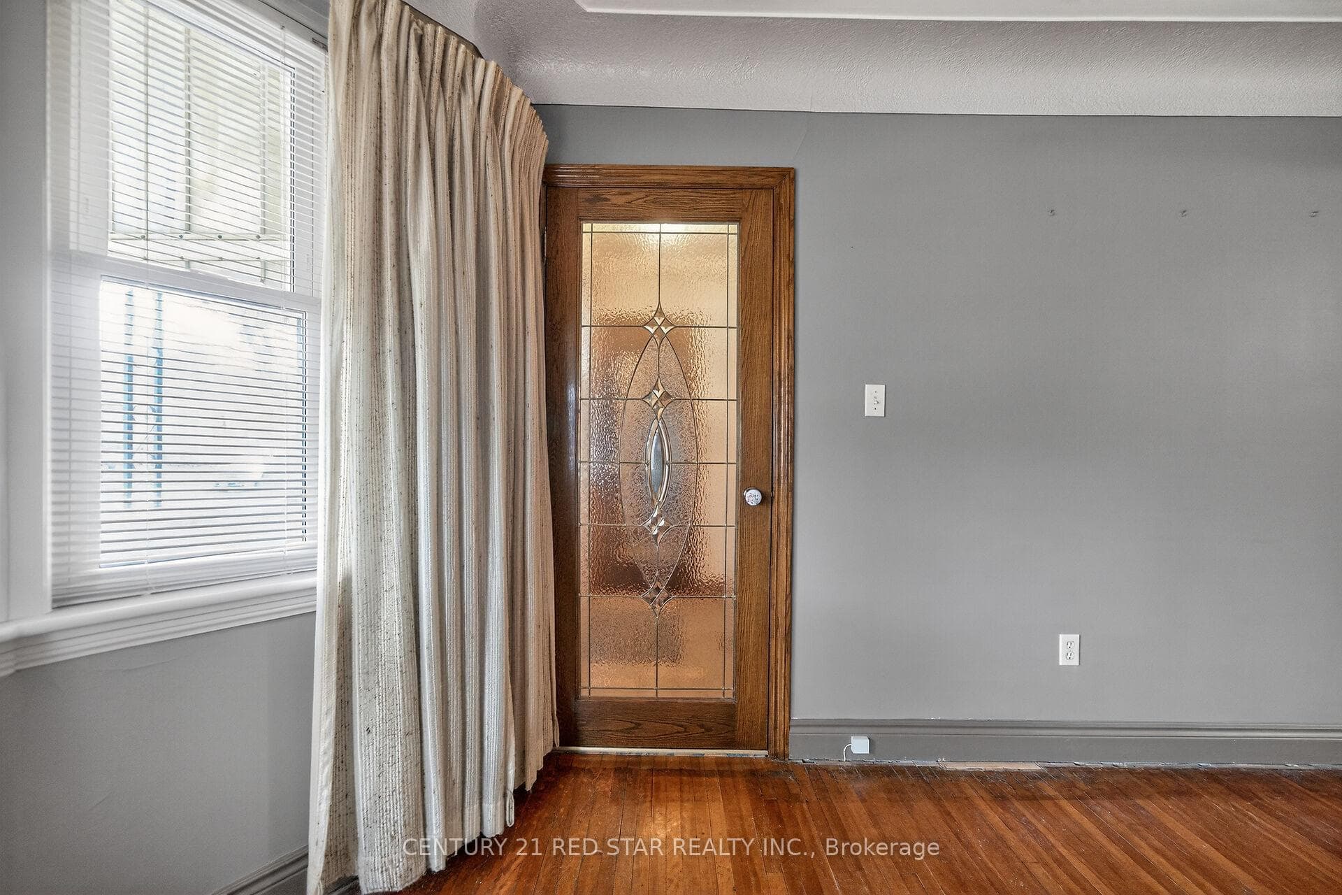 210 Huxley Avenue photo 7
