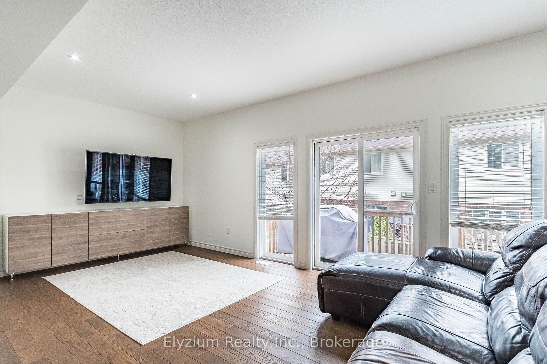 6 Ambrose Avenue photo 16