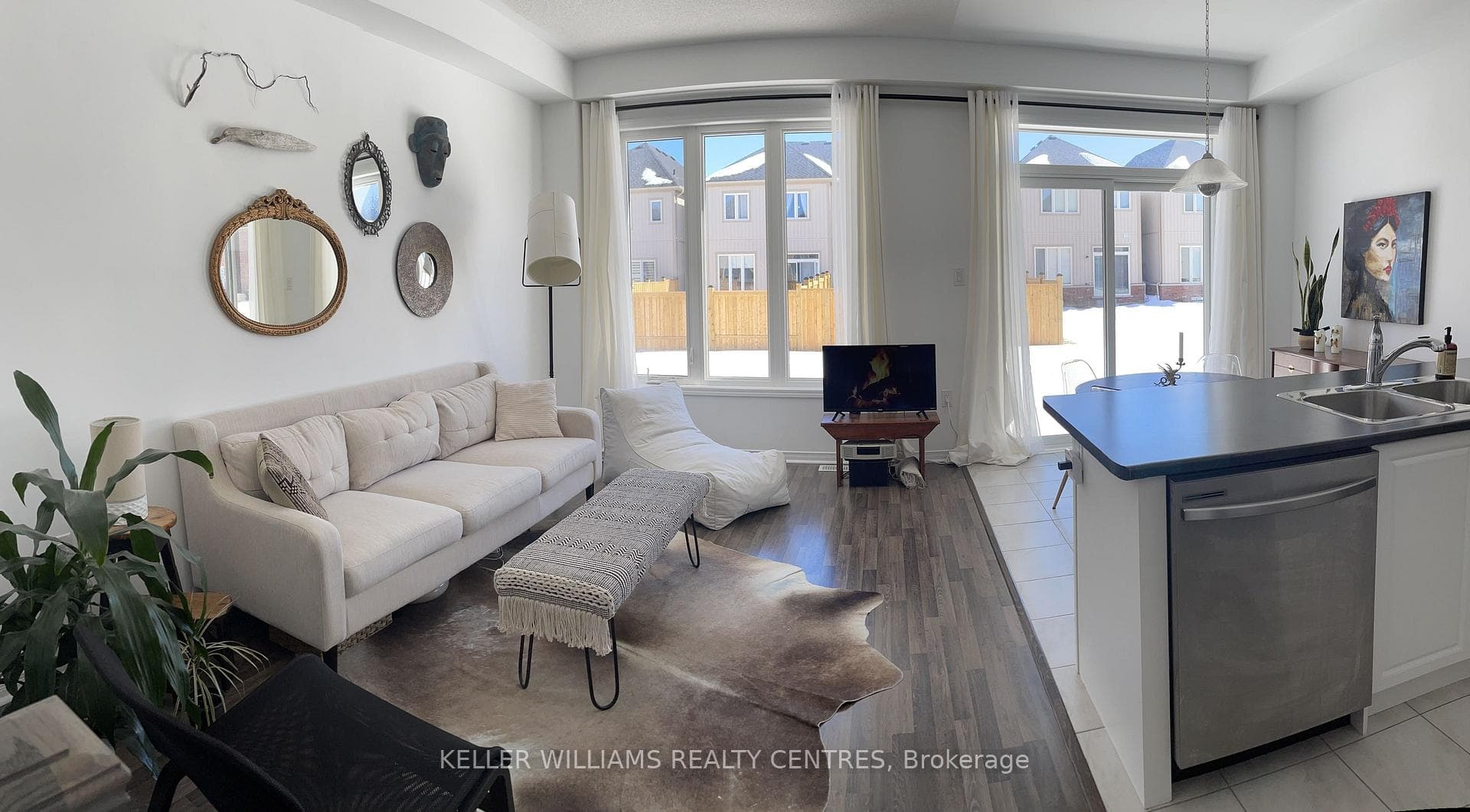 Previously staged photo - great room
