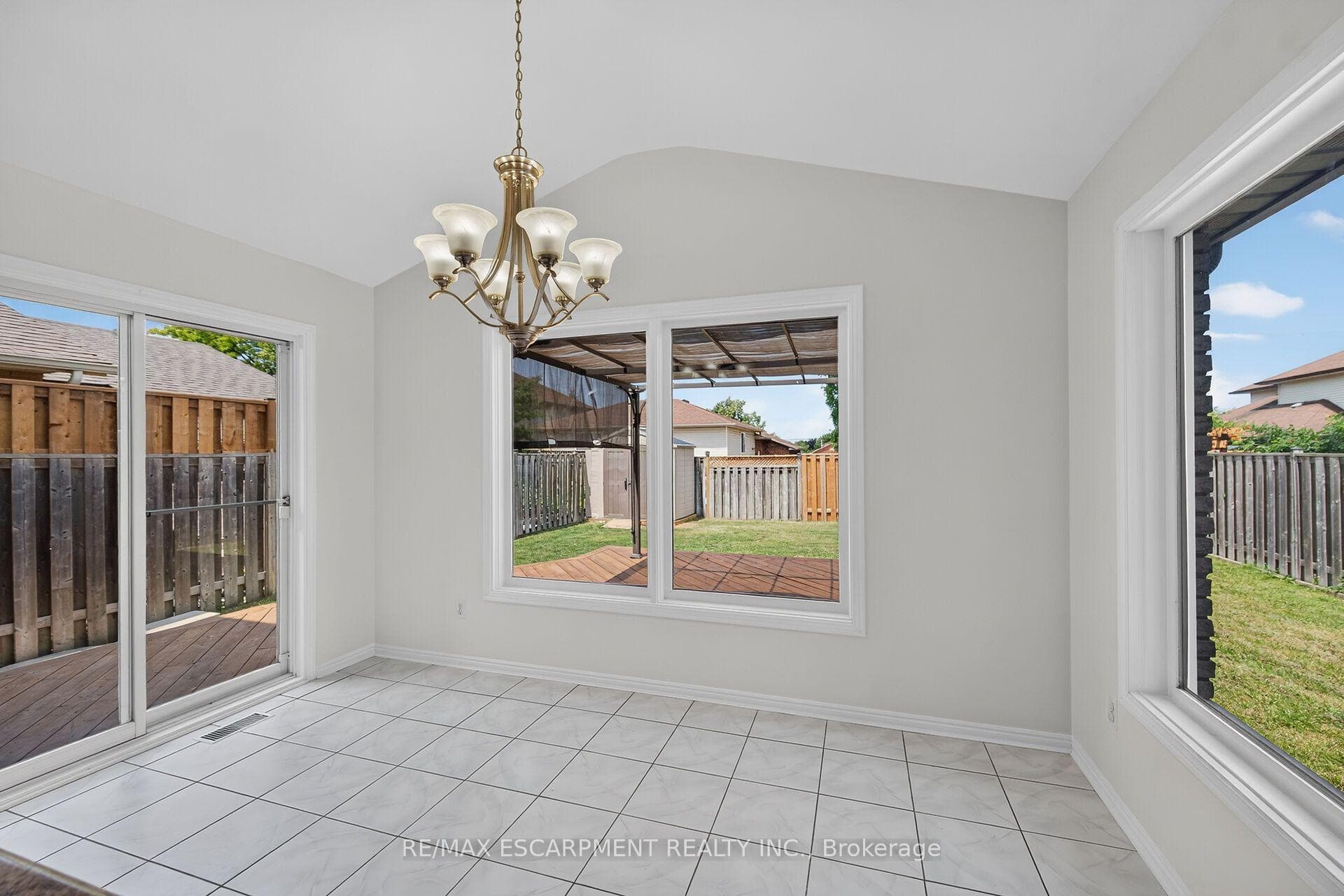 21 Springgarden Crescent photo 10