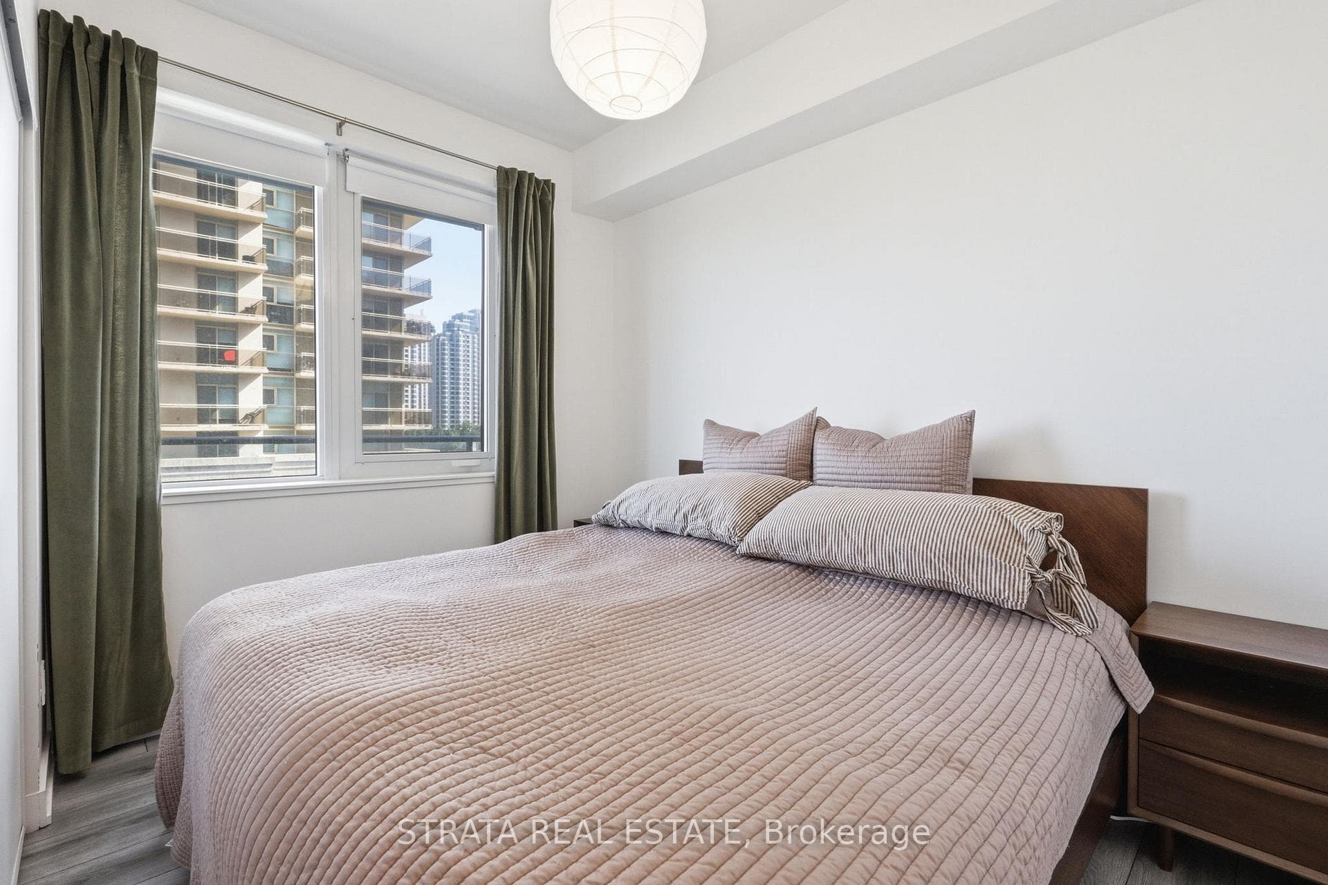2nd Bedroom with King size Bed + side tables