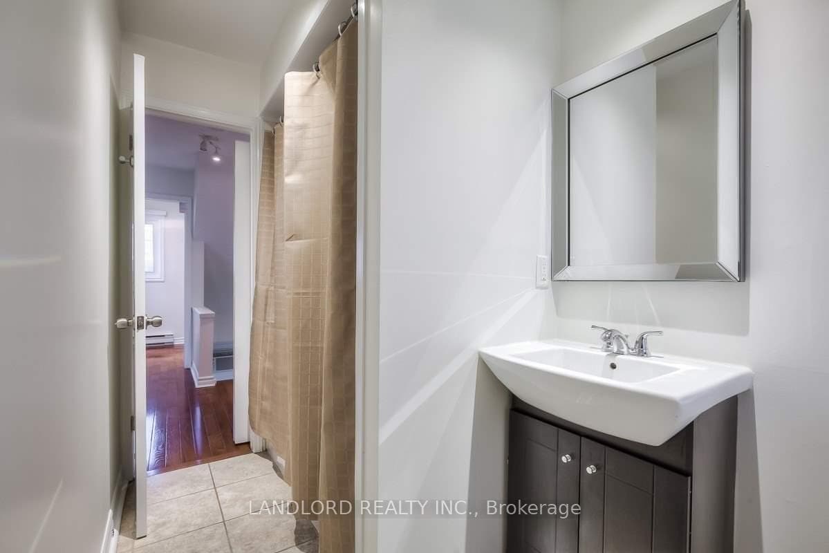 233 Berkeley Street photo 14