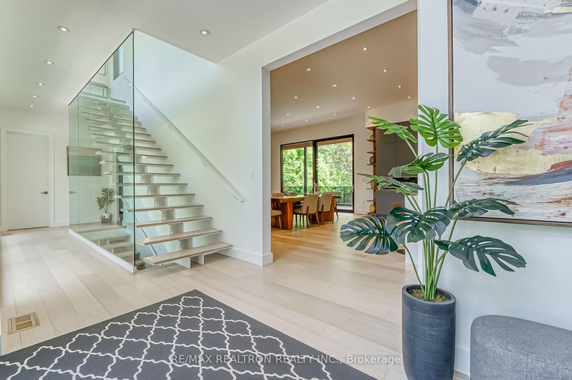 28 Park Avenue photo 2