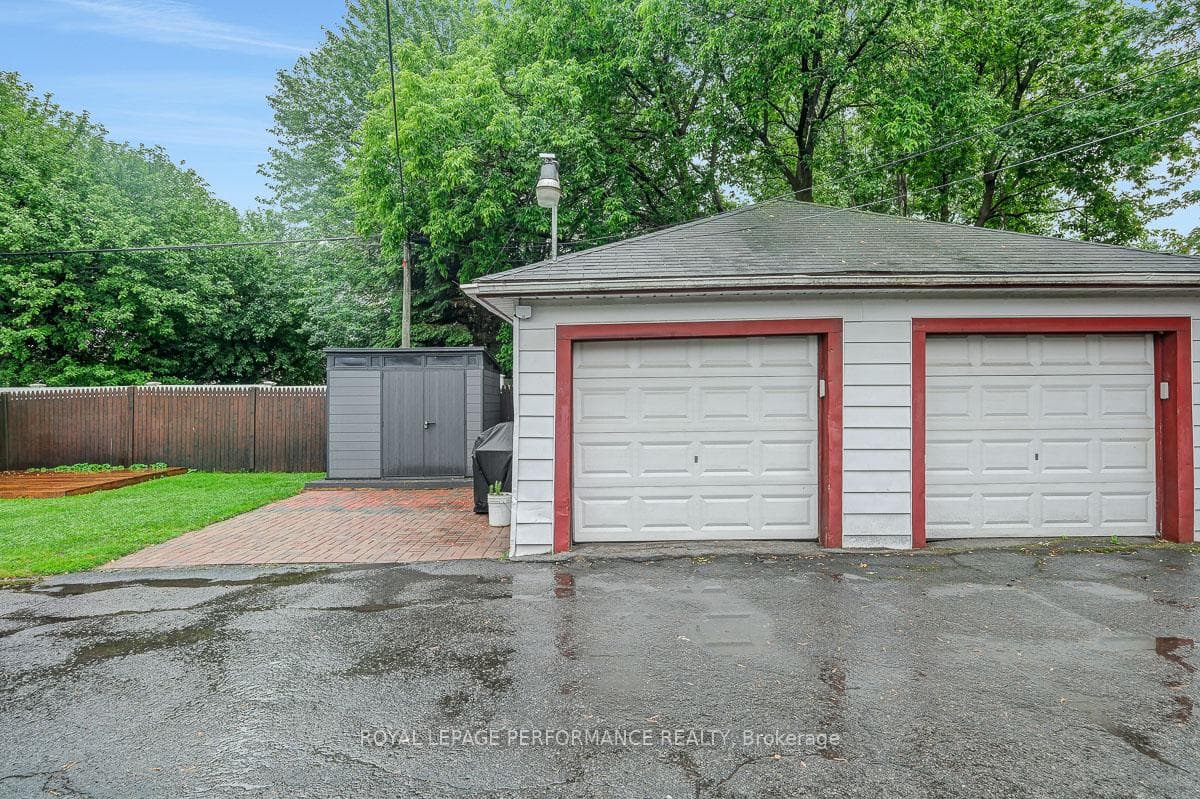 102 Donald Street photo 42