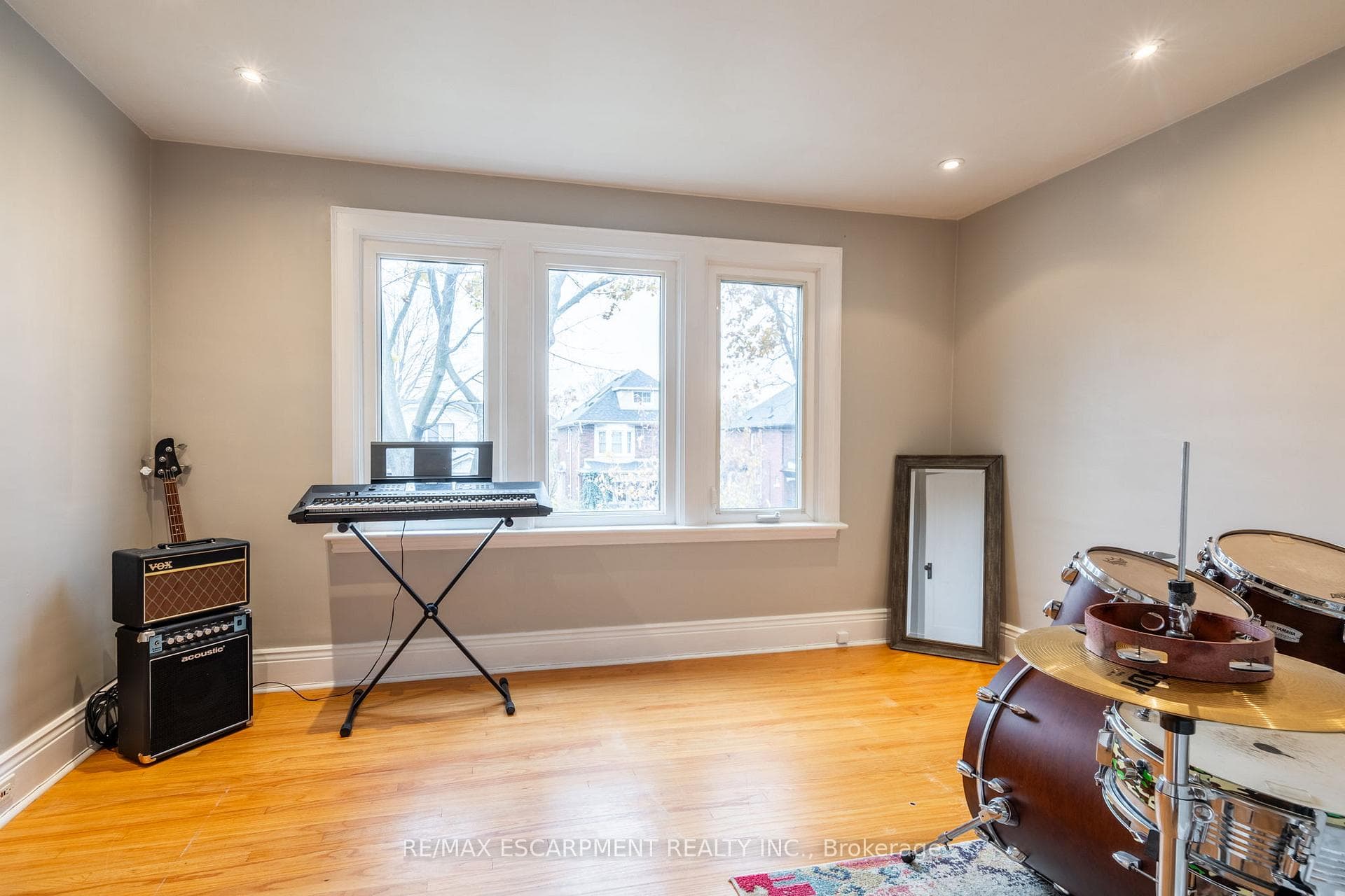 53 Tuxedo Avenue photo 19