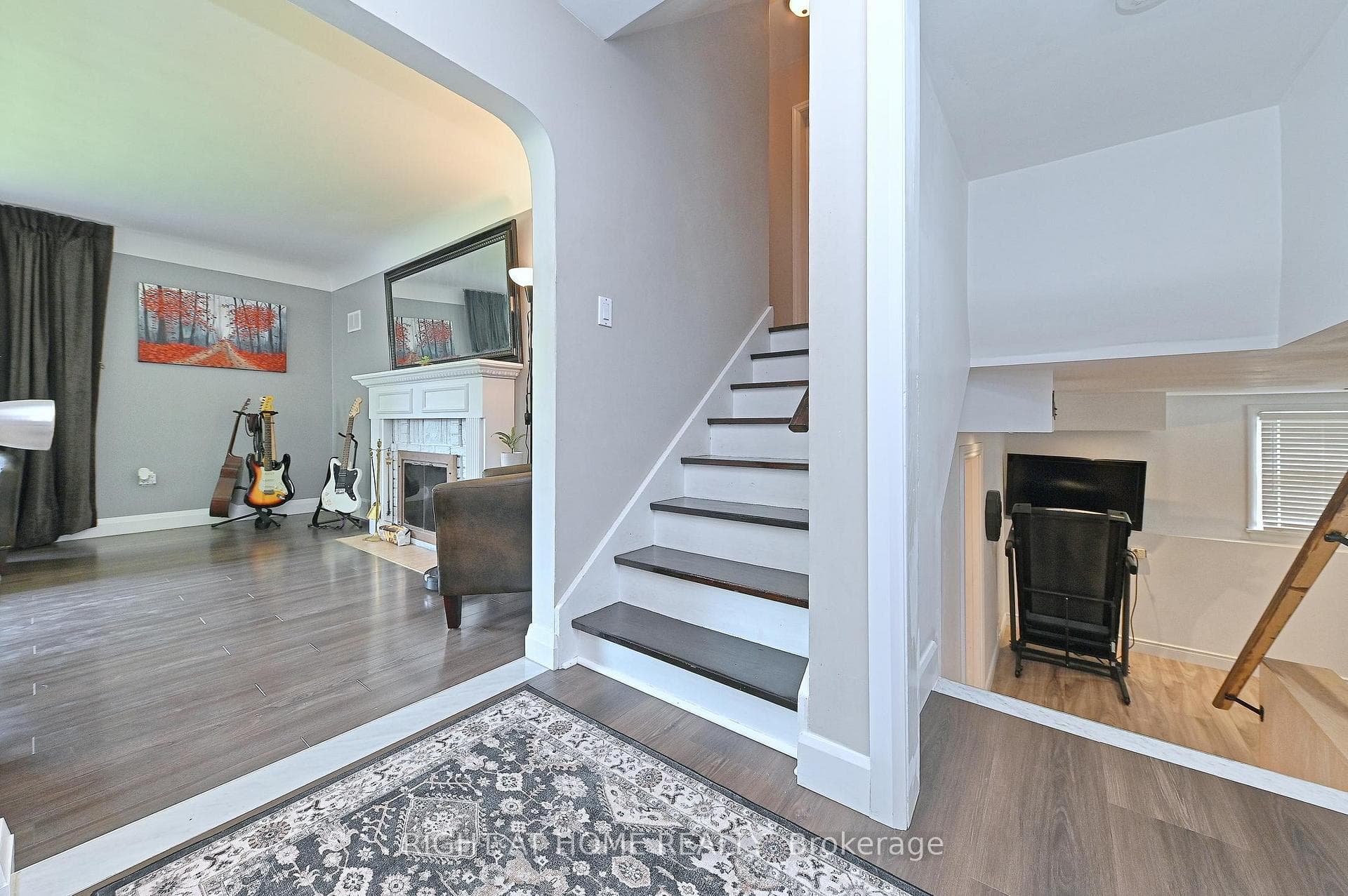 446 Geneva Street photo 23