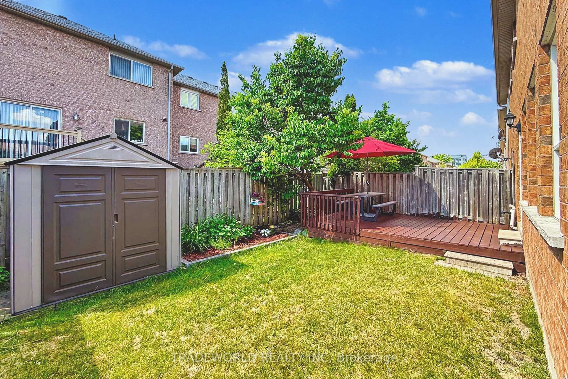 25 Bassett Avenue photo 46