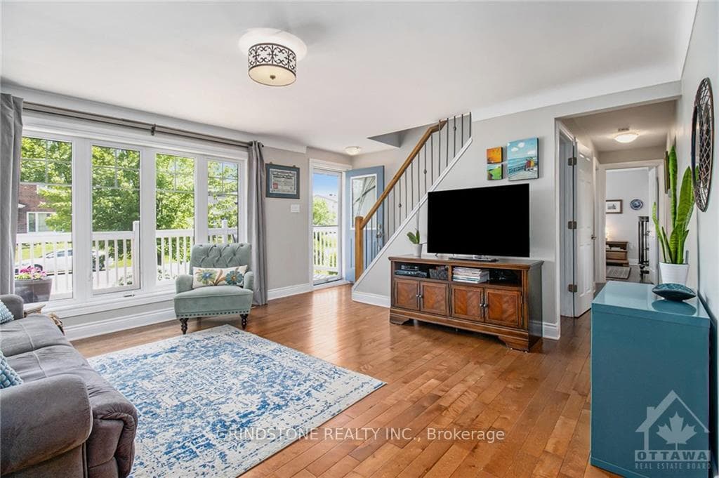 1737 ROSEBELLA Avenue photo 3