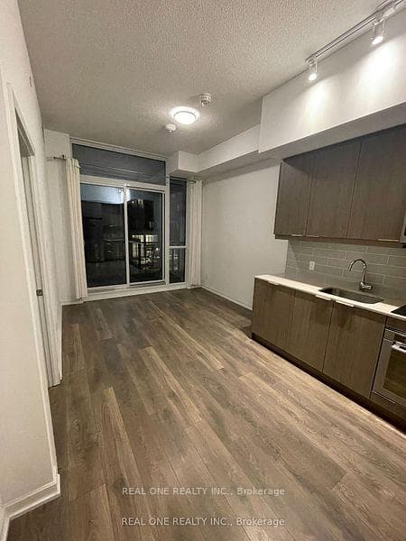 36 Forest Manor Road Unit 320 photo 8