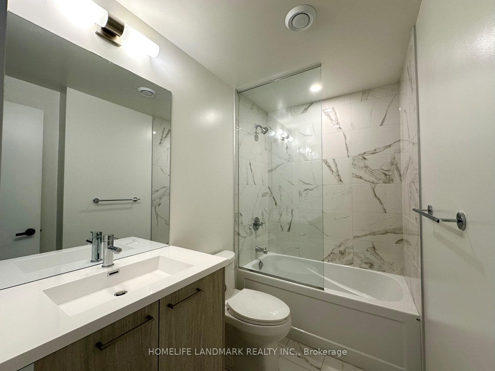 28 Interchange Way Unit 3815 photo 17