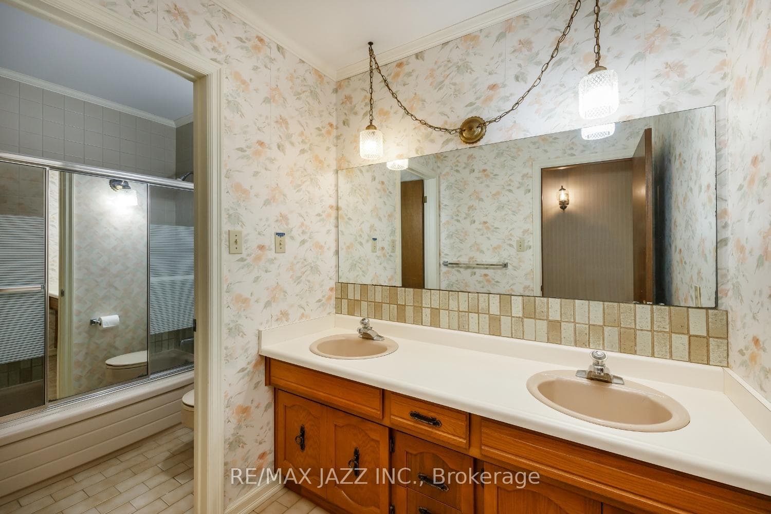 263 Dundee Crescent photo 19