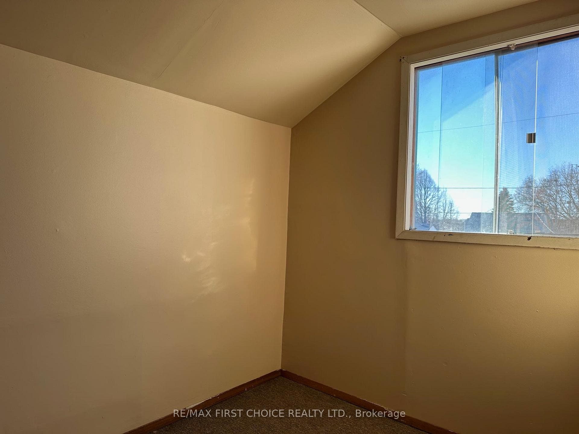723 Brodie Street photo 12