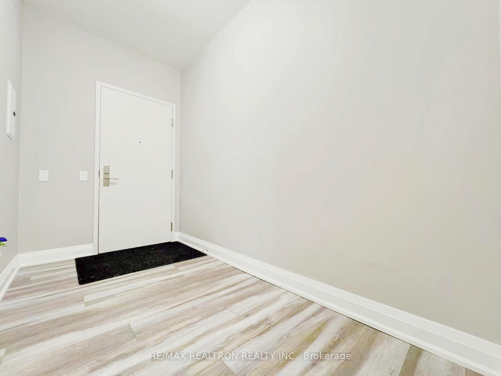 83 Redpath Avenue Unit 204 photo 4