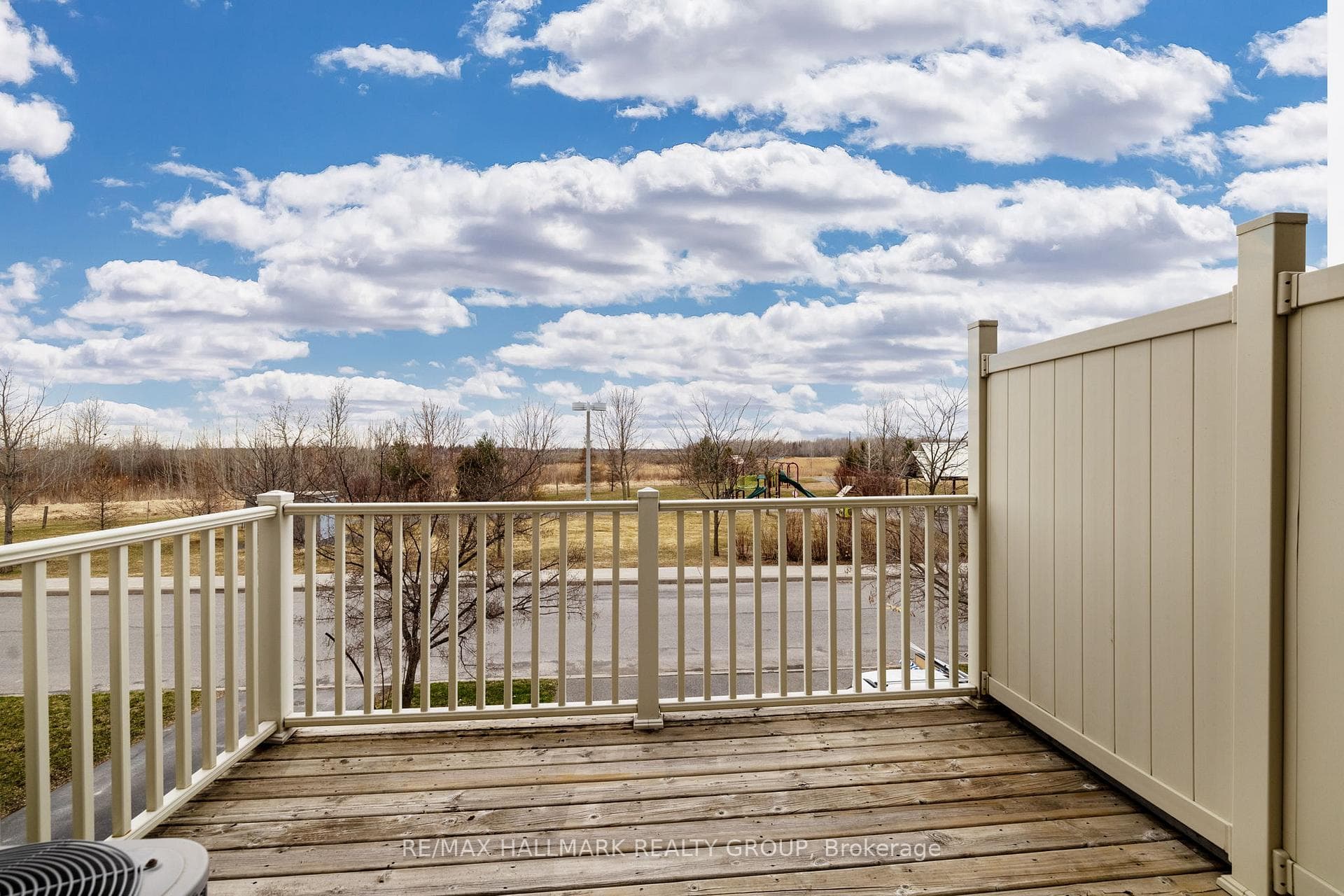 158 Sunshine Crescent photo 28