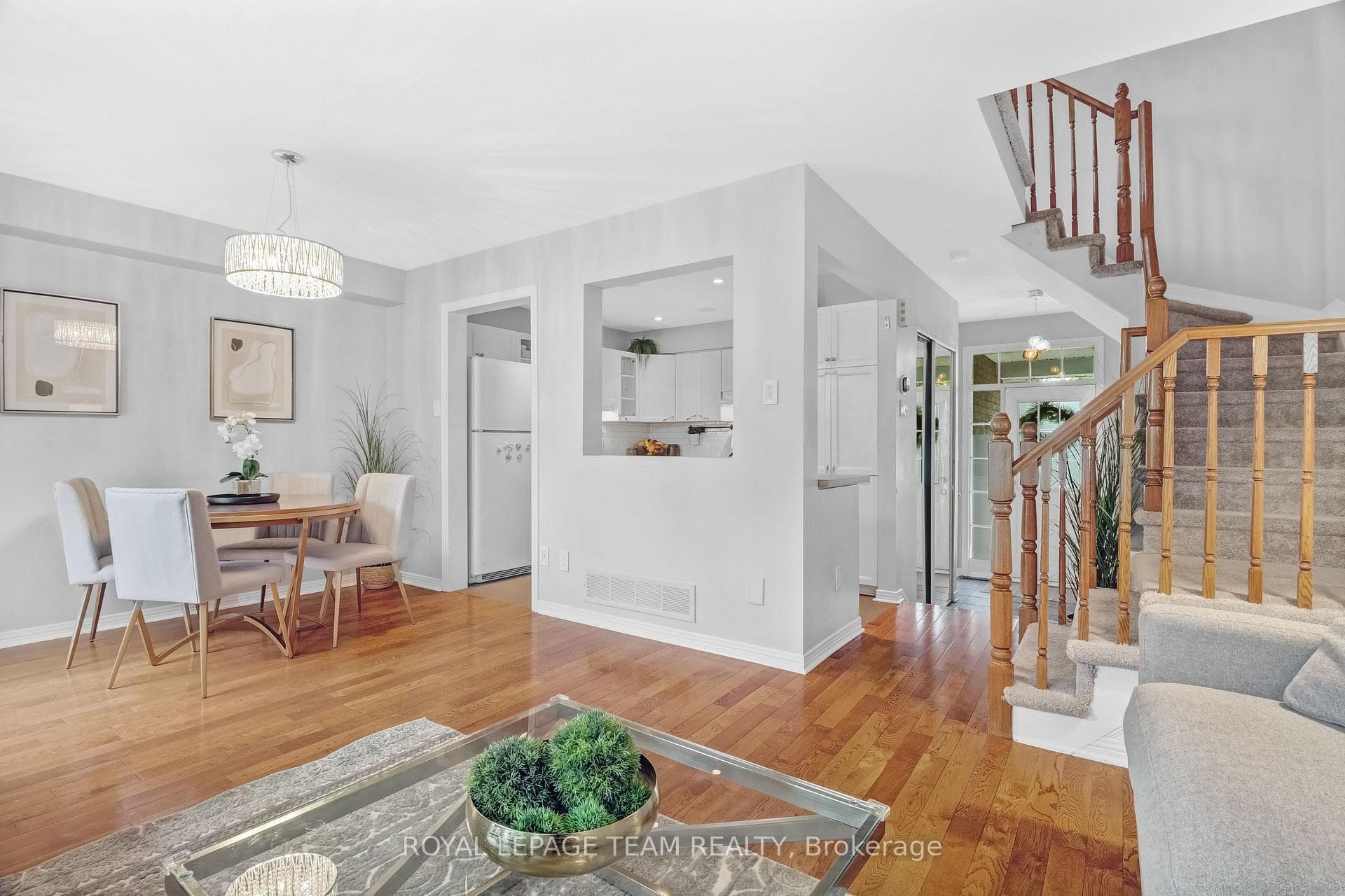 74 Milner Downs Crescent photo 12