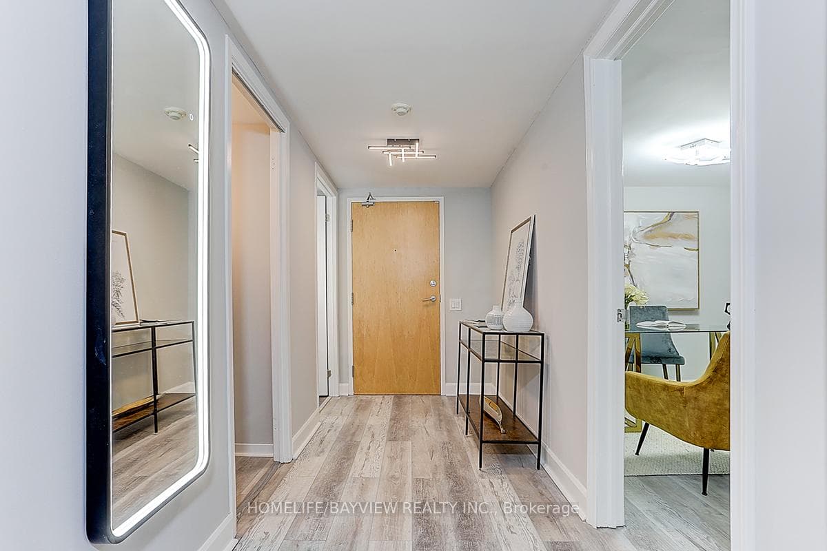 1050 The Queensway N/A Unit 107 photo 3