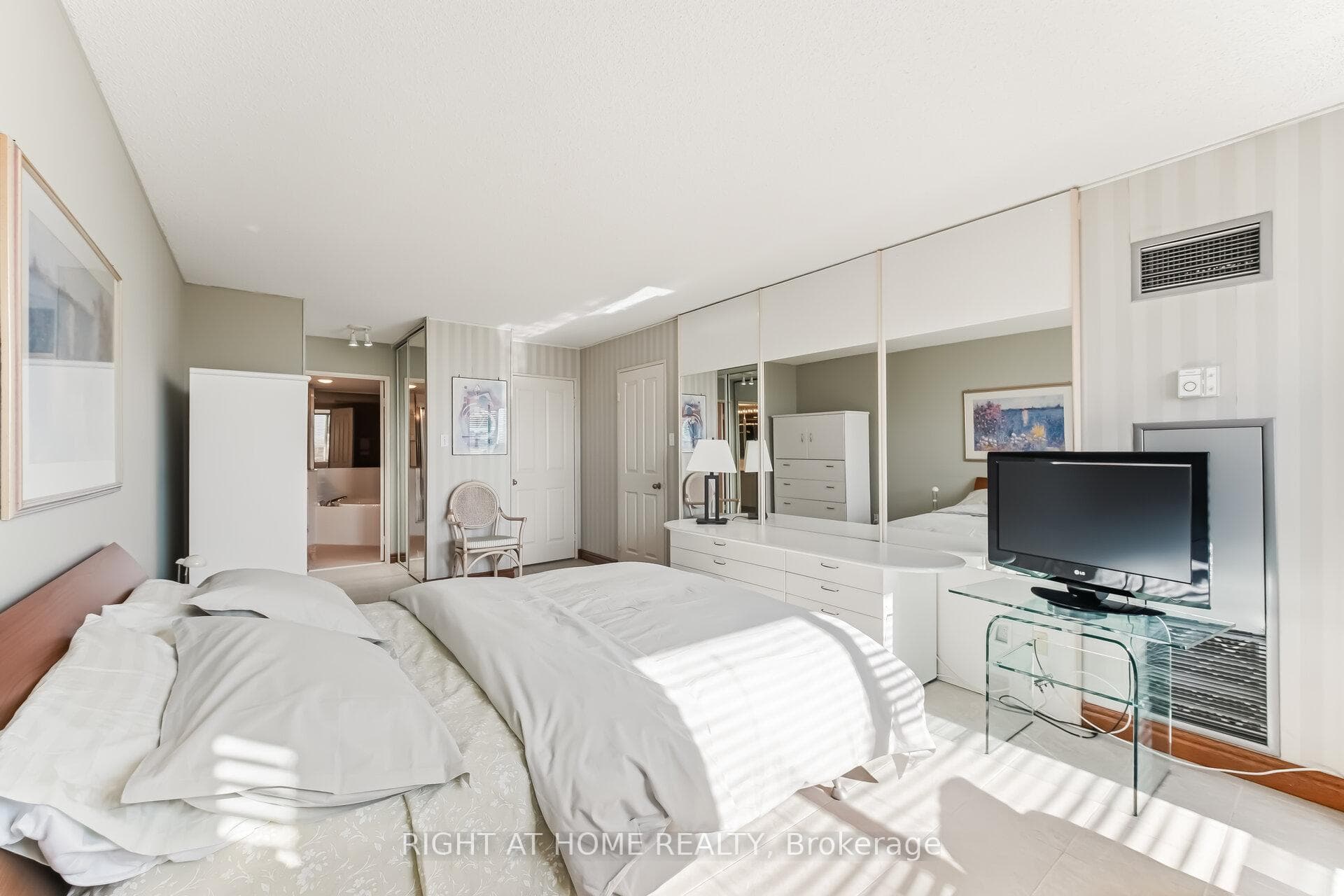 120 Promenade Circle Unit 711 photo 22