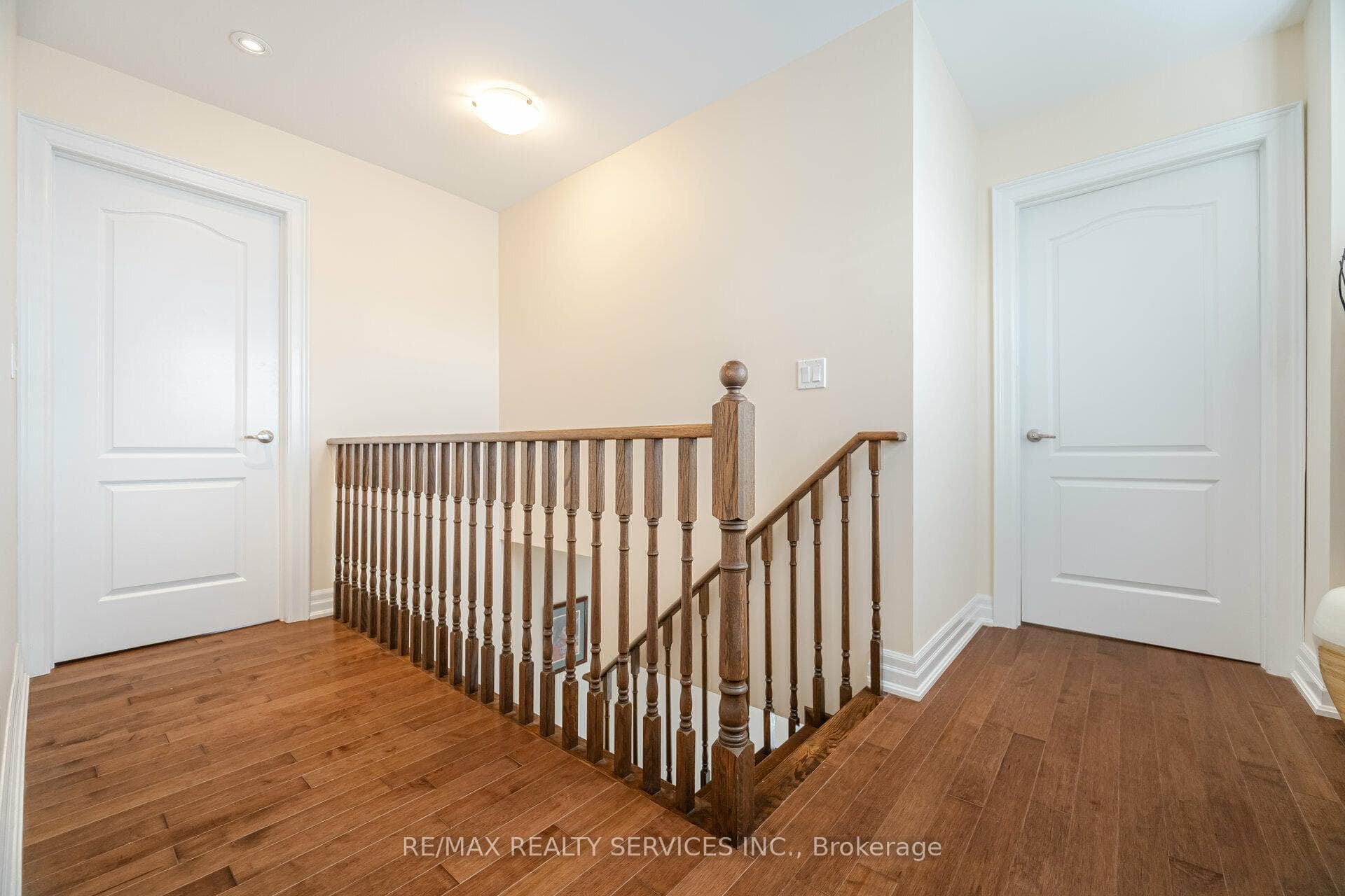 60 Hillary Avenue photo 24