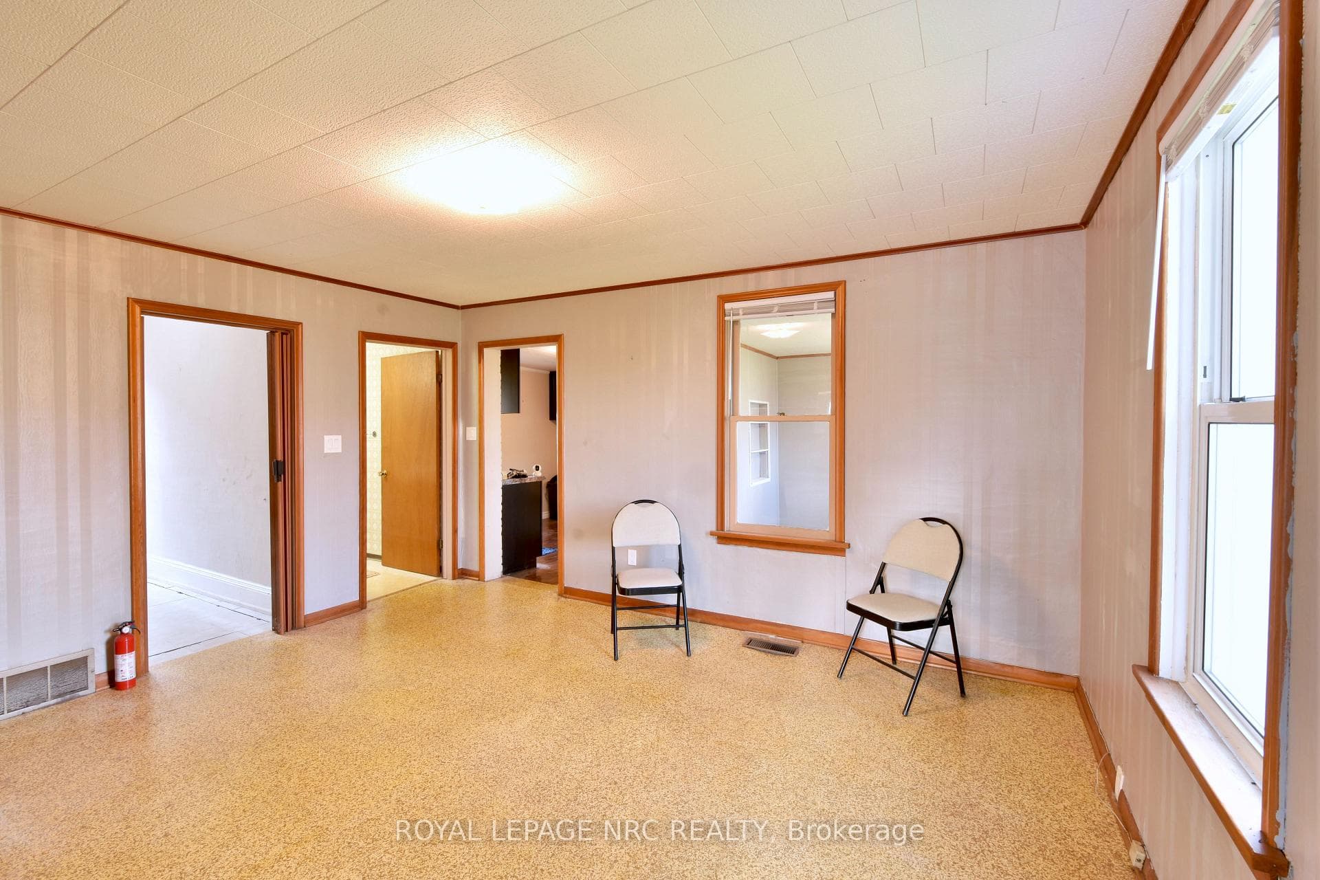 228 Courtwright Street photo 13