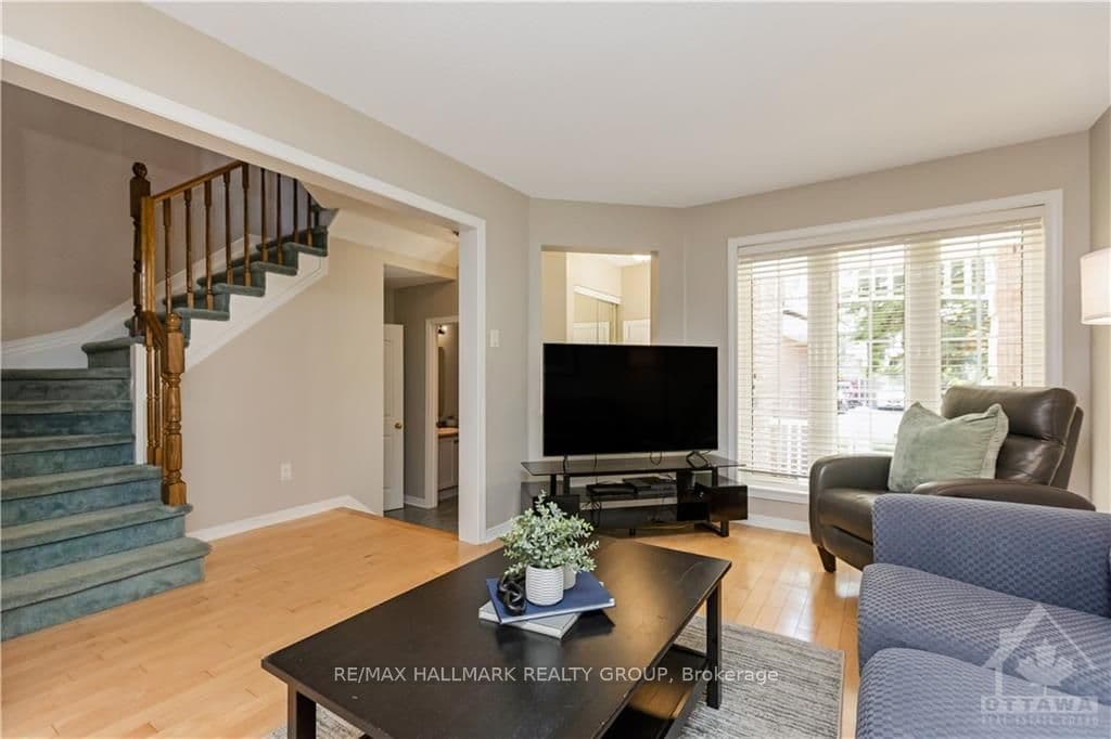 48 EAGLEVIEW Street photo 8